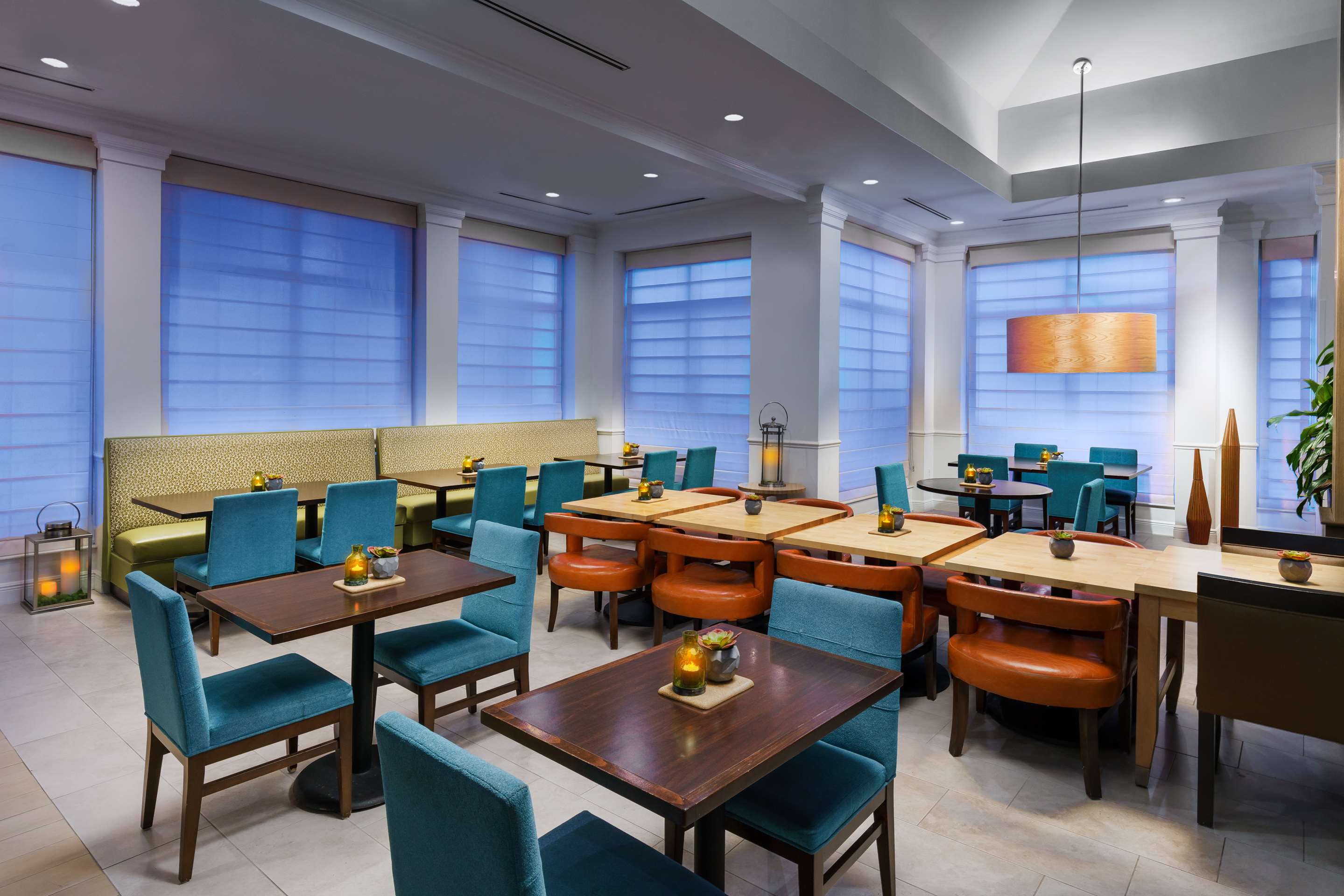 Restaurant | Hilton Garden Inn Lake Mary