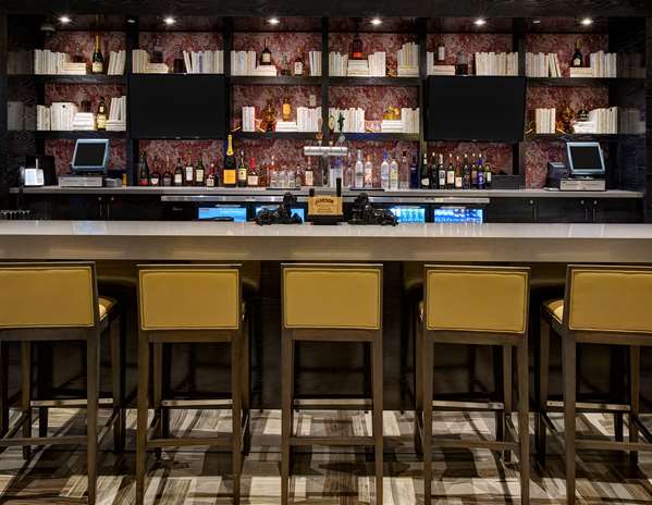 Bar - DoubleTree by Hilton Hotel Orlando