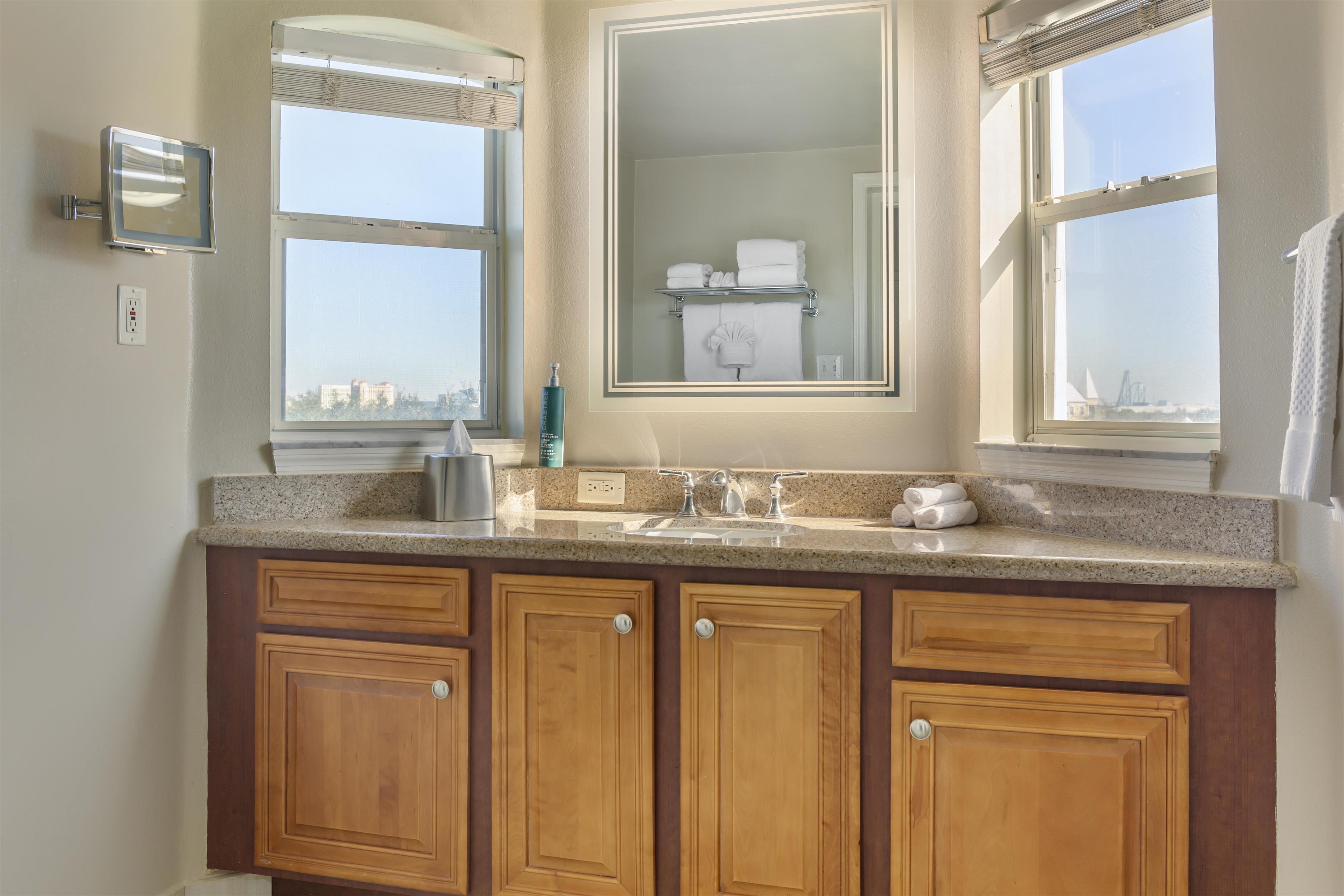 Guest room bath