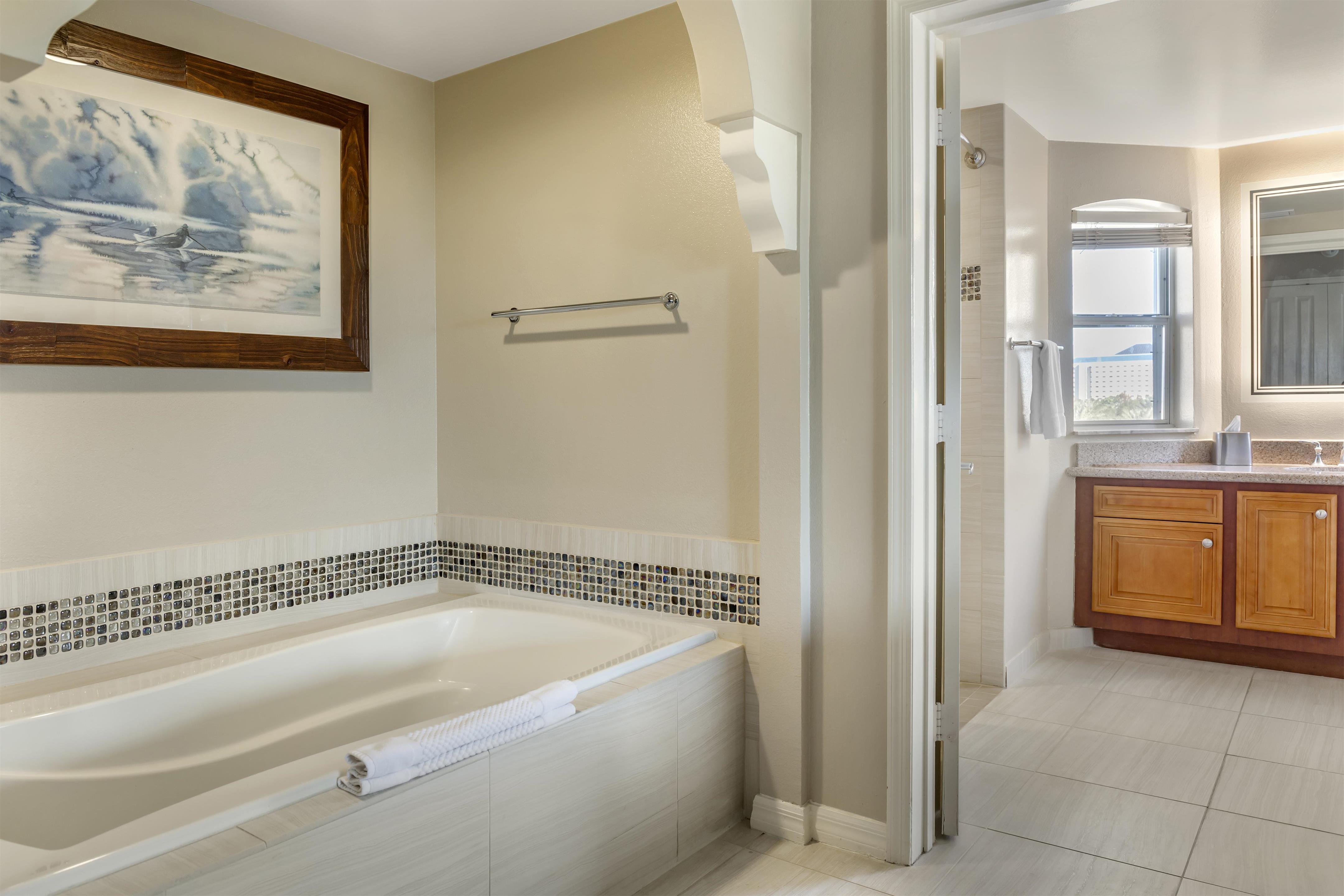 Guest room bath