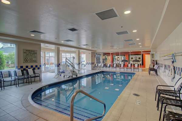 Pool - Hilton Garden Inn Norwalk