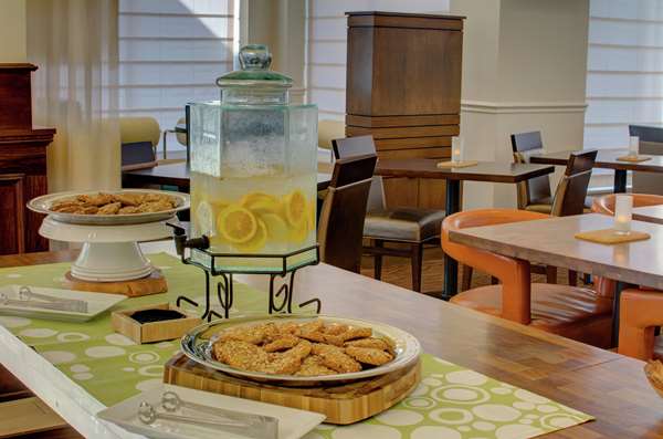 Restaurant - Hilton Garden Inn Norwalk