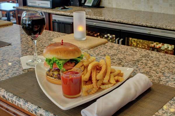 Restaurant - Hilton Garden Inn Norwalk