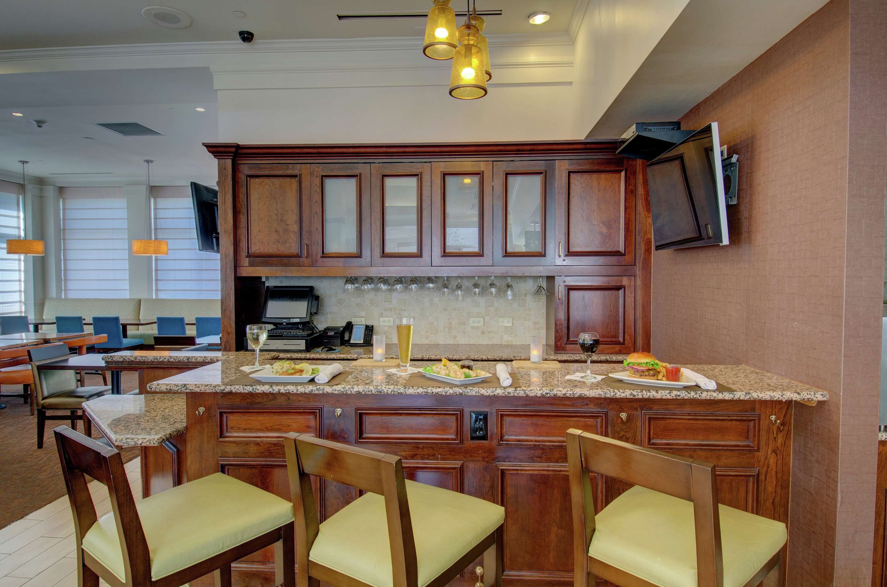 BarLounge | Hilton Garden Inn Norwalk