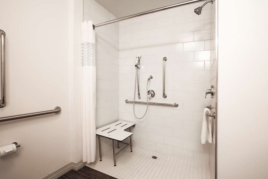 Hampton Inn And Suites Camarillo Room Type - 1KN MOB HEA ACC RIS STU NS