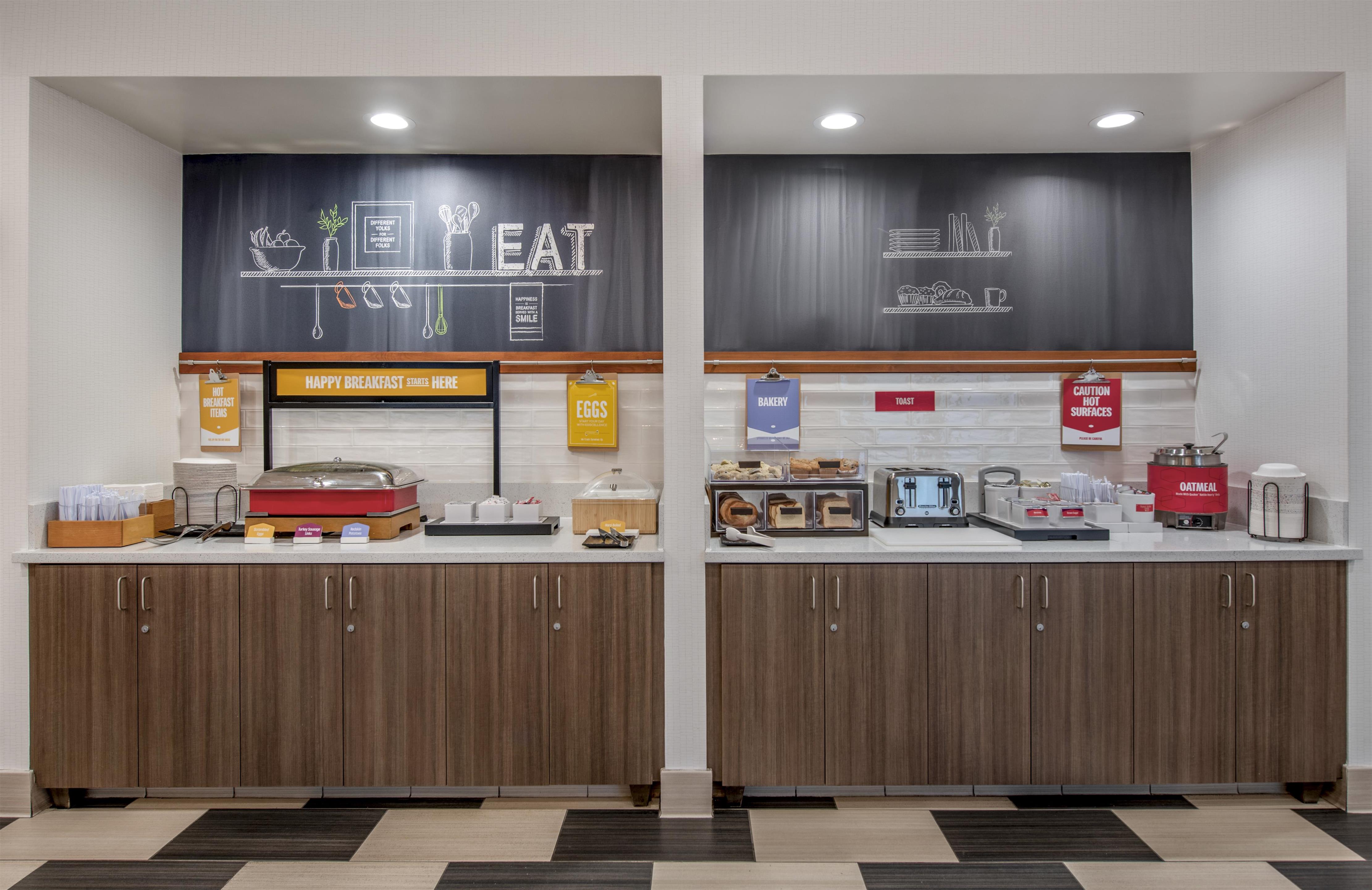 Breakfast Area | Hampton Inn Channel Islands Harbor/Oxnard