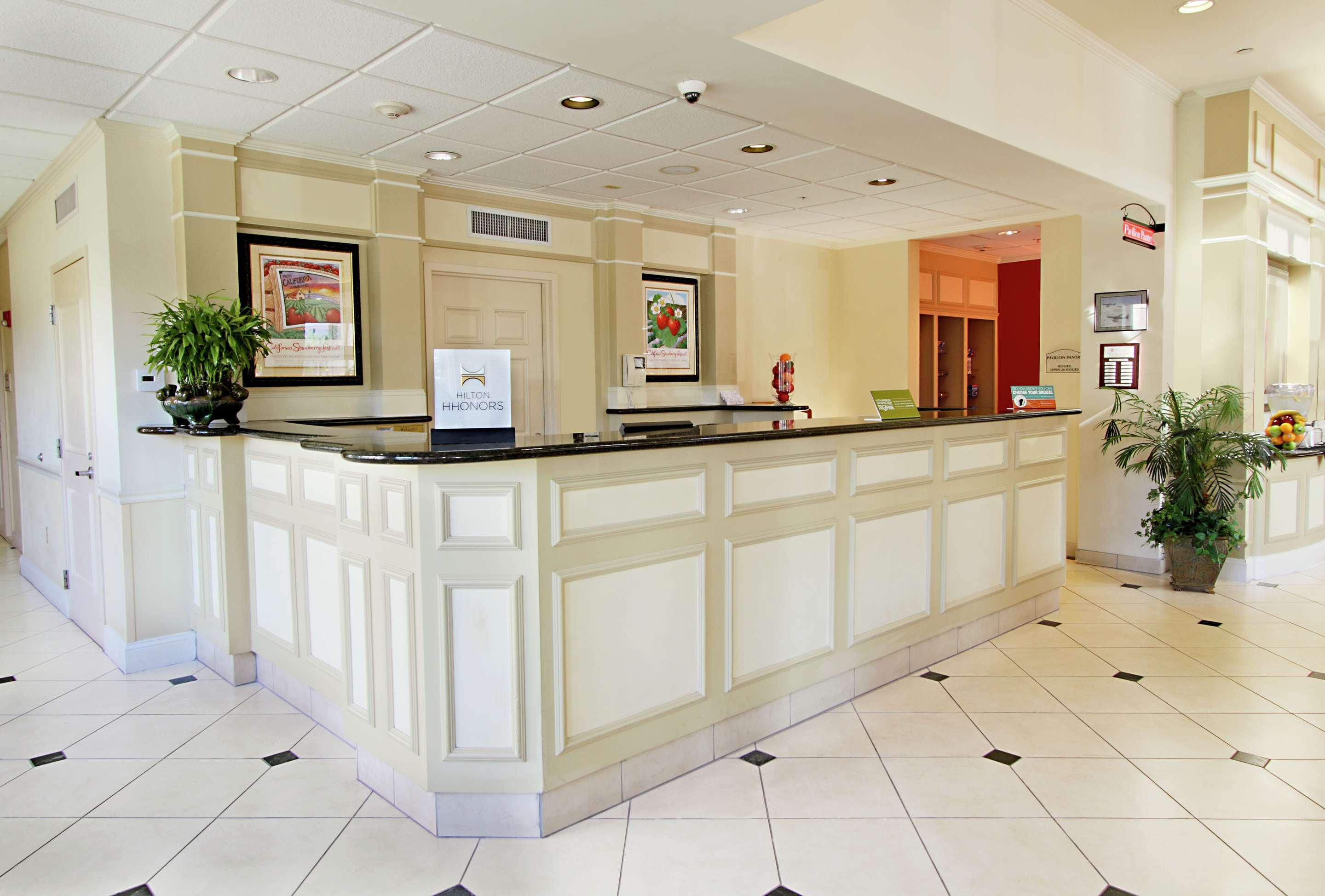 Reception | Hilton Garden Inn Oxnard/Camarillo