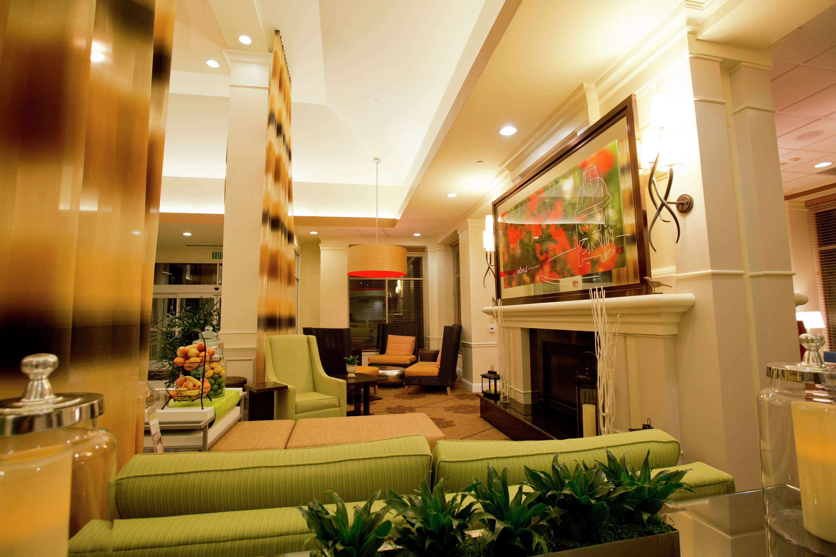 Lobby | Hilton Garden Inn Oxnard/Camarillo