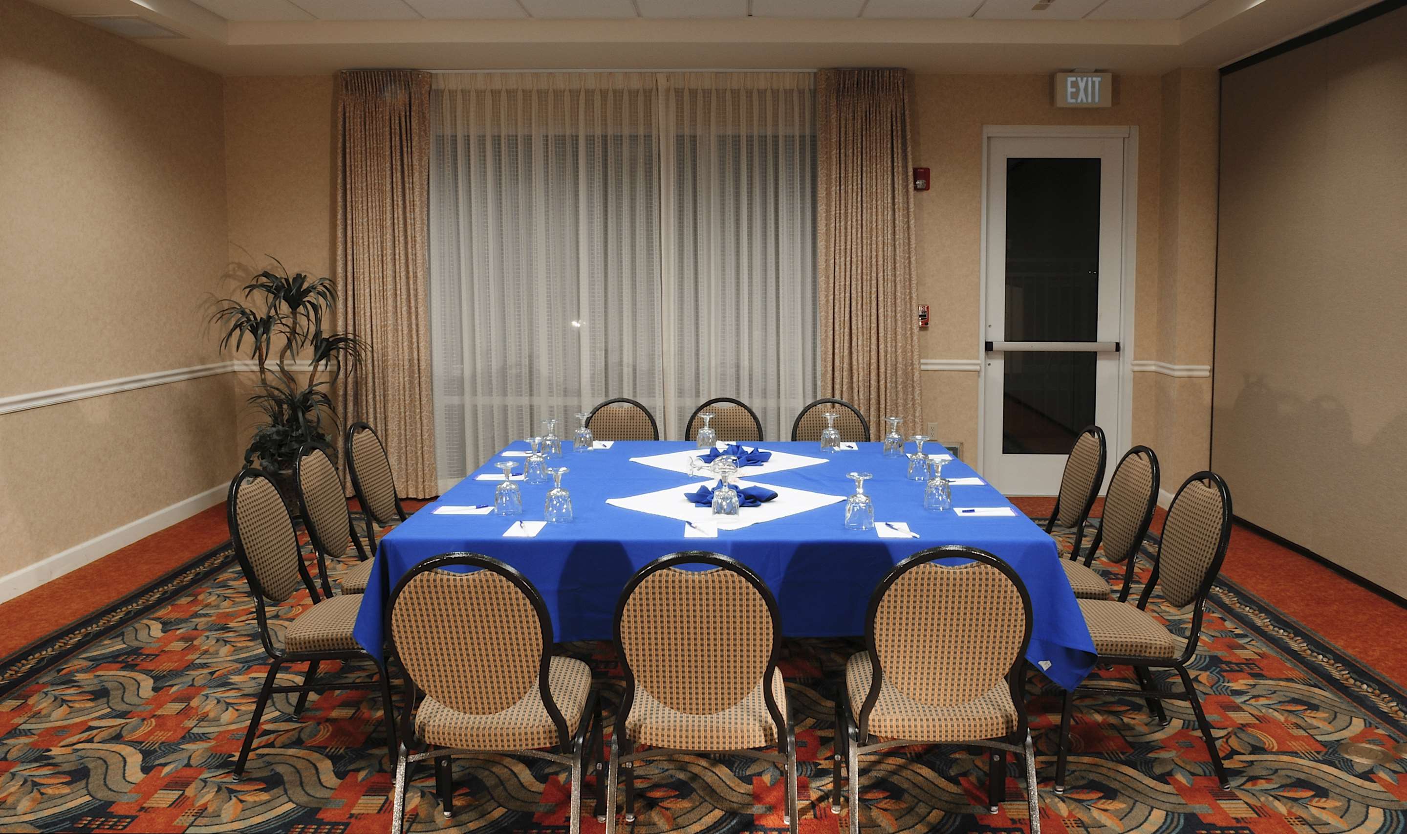 Meeting Room | Hilton Garden Inn Oxnard/Camarillo