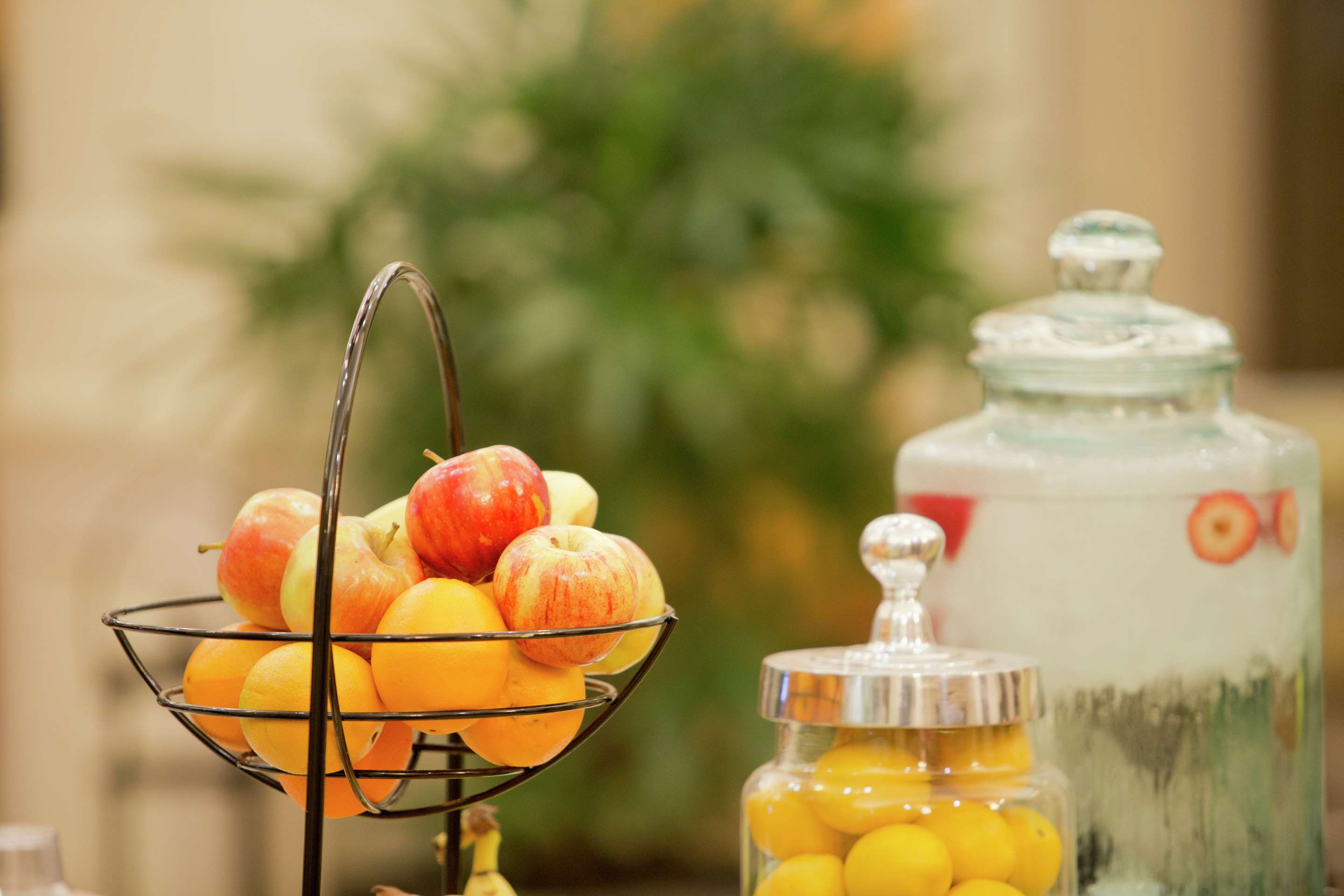 Restaurant | Hilton Garden Inn Oxnard/Camarillo