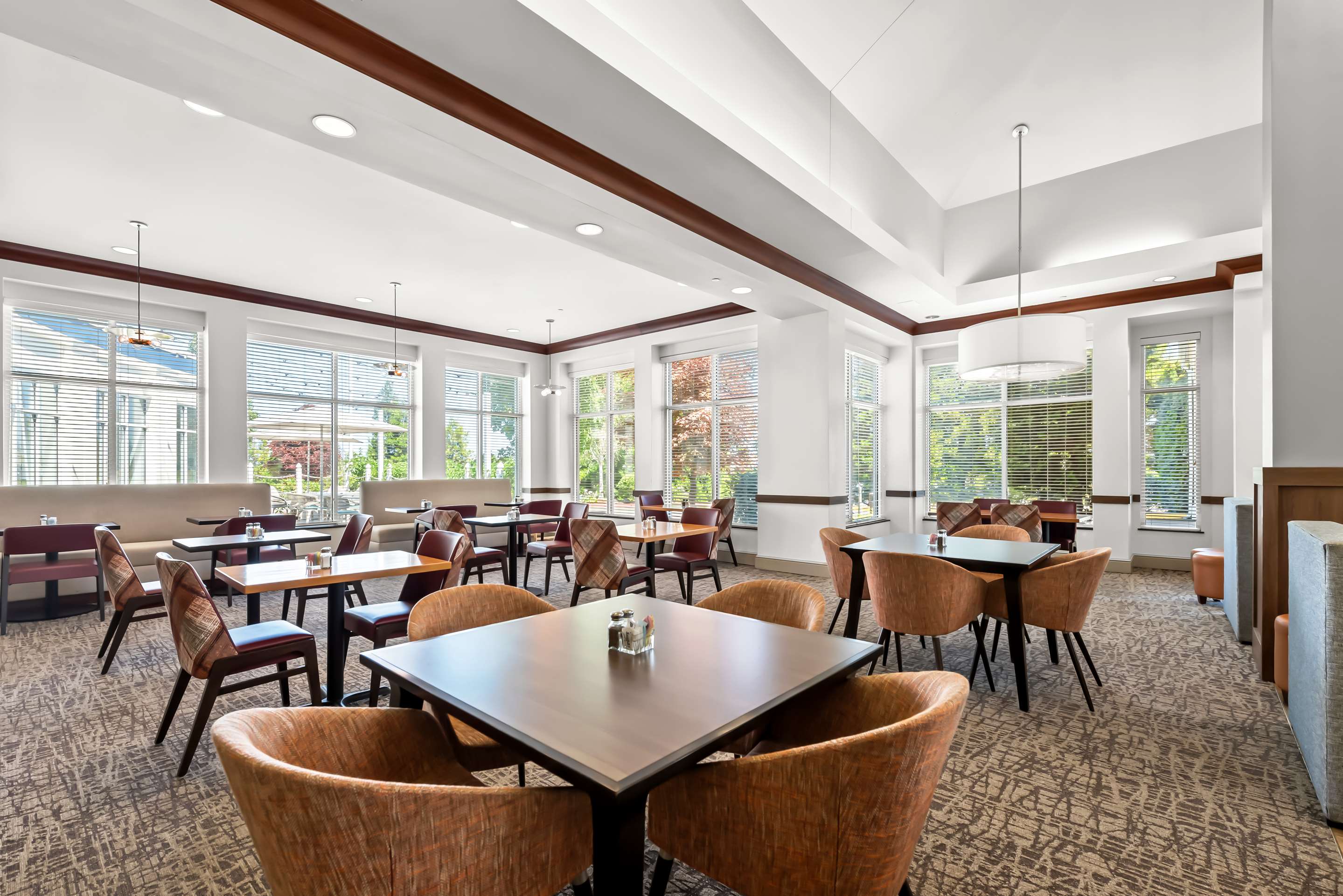 Breakfast Area | Hilton Garden Inn Seattle North/Everett