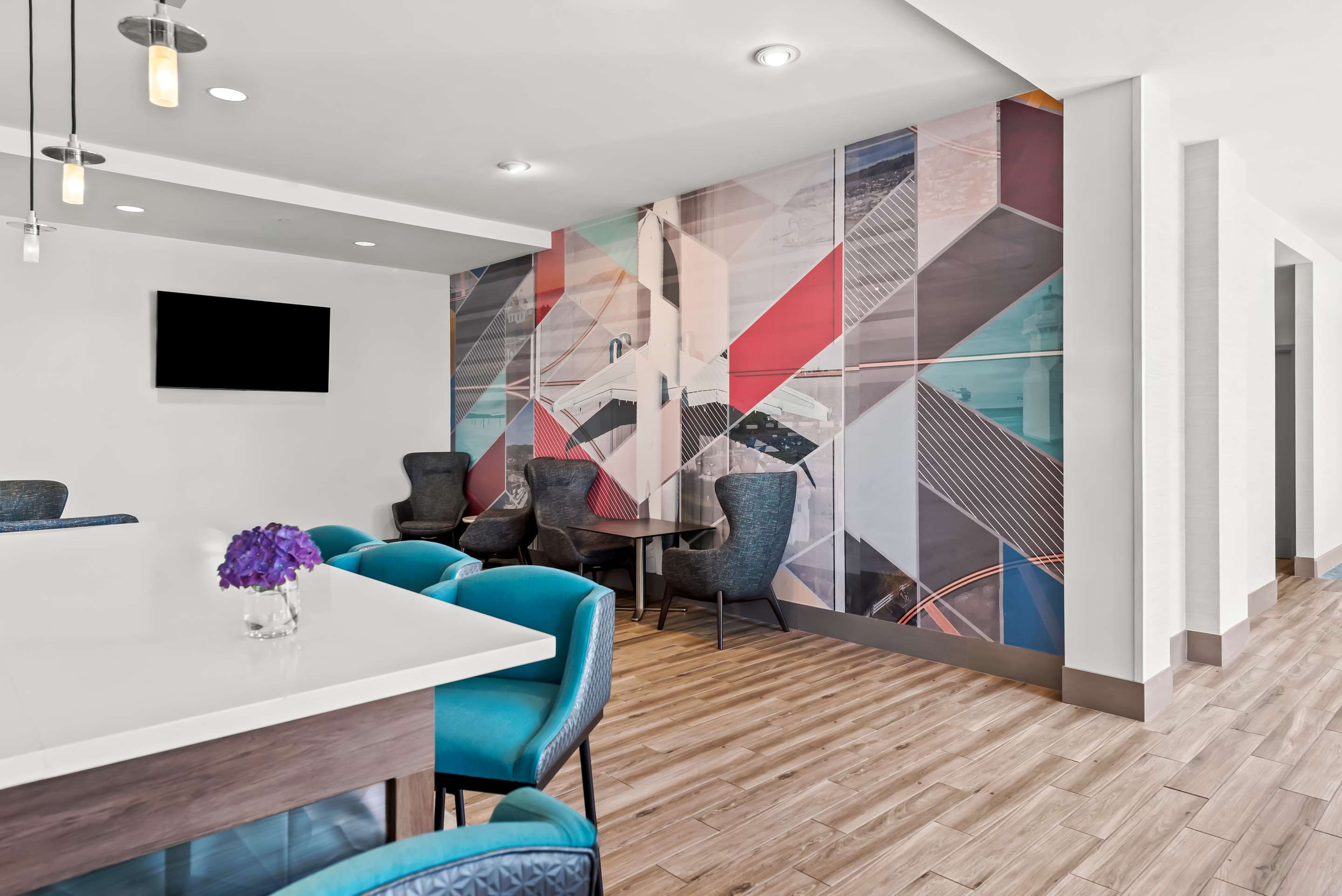 Breakfast Area | Hilton Garden Inn Seattle North/Everett
