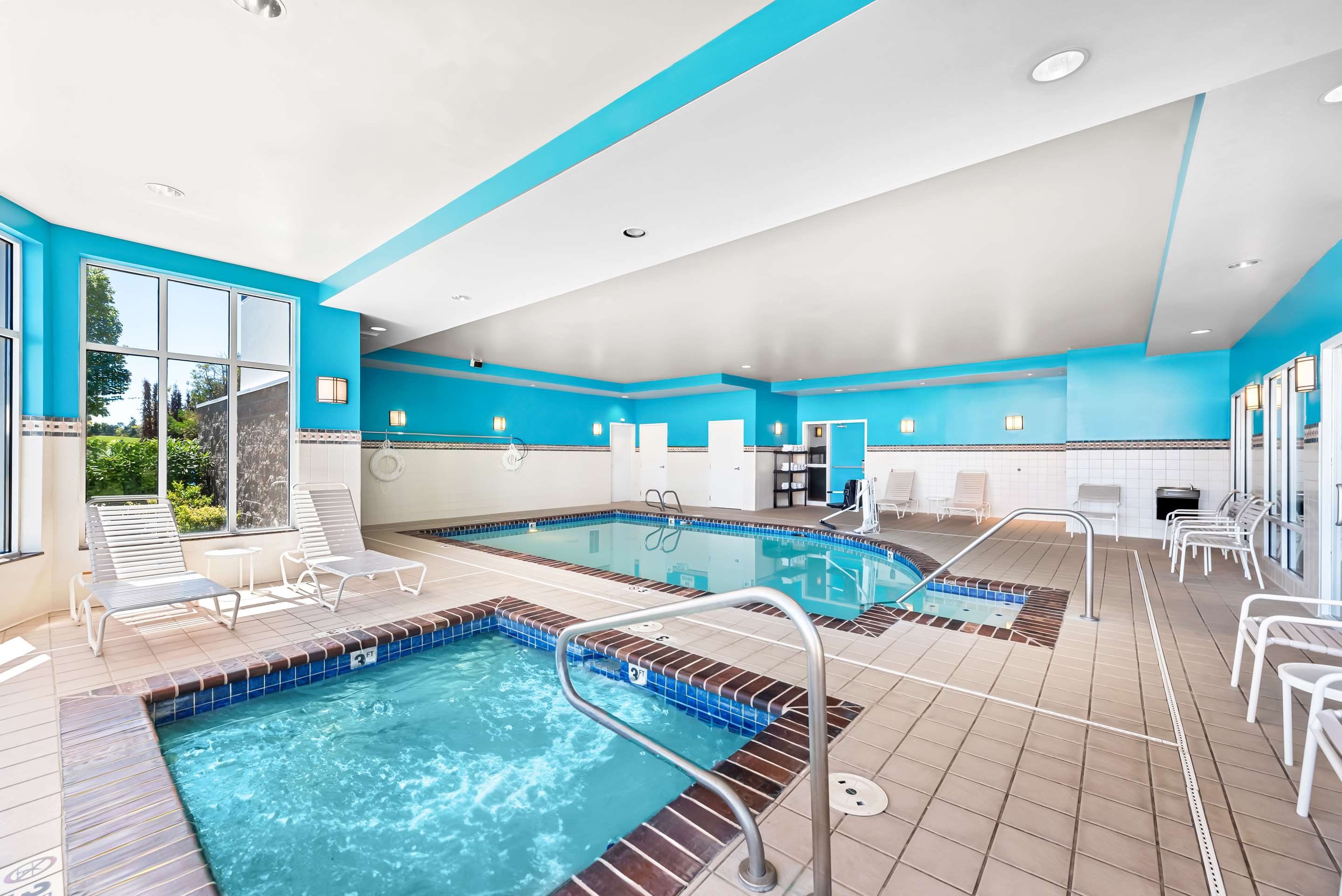 Pool | Hilton Garden Inn Seattle North/Everett