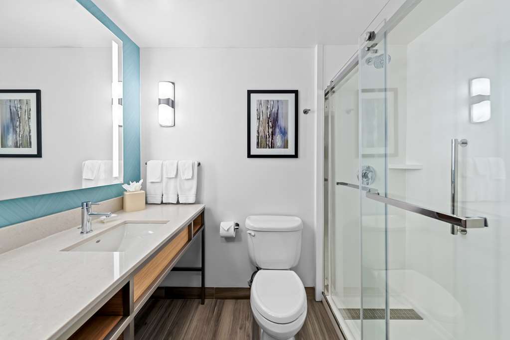 Hilton Garden Inn Seattle North/Everett - Tap to explore photos