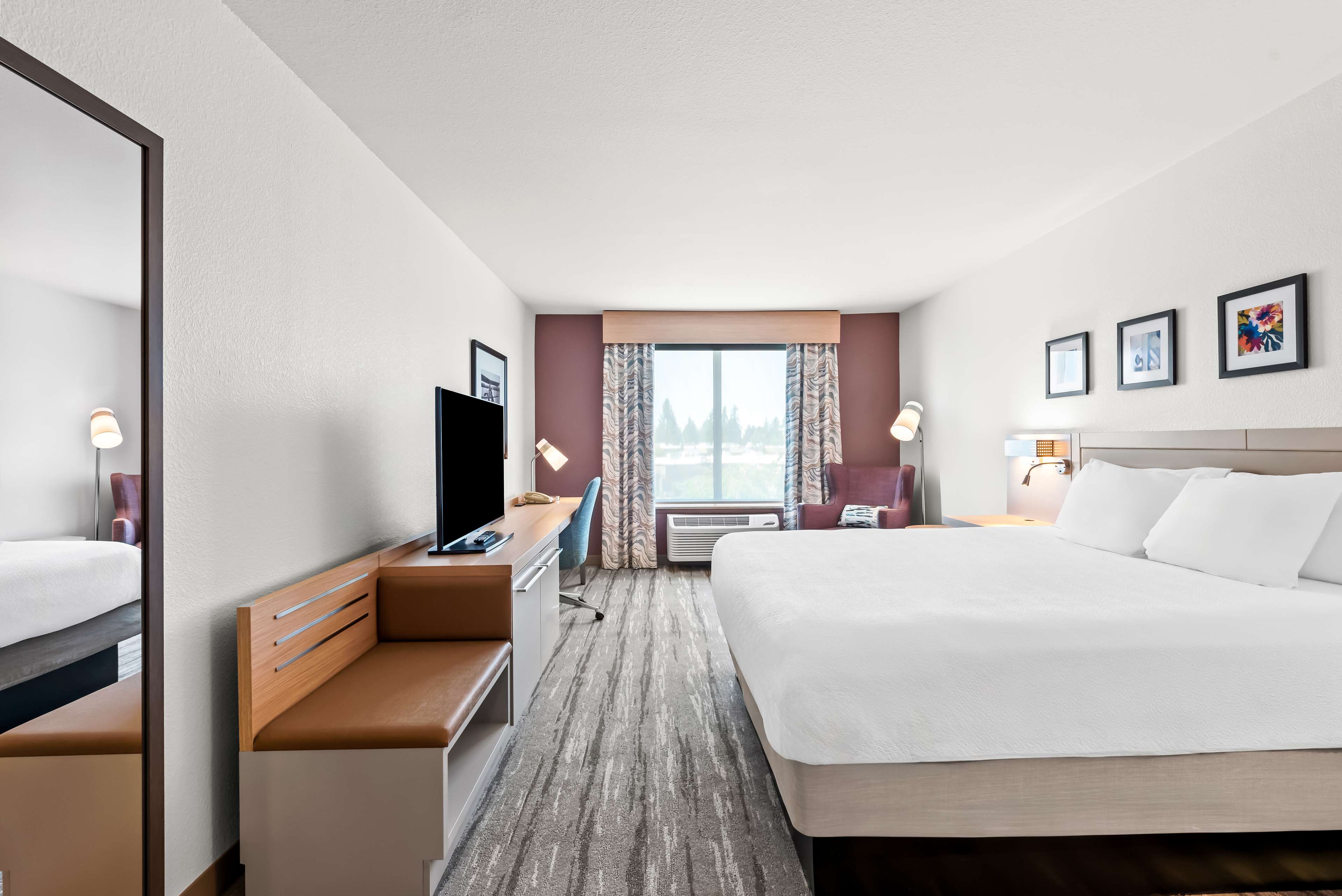 Hilton Garden Inn Seattle North/Everett - Tap to explore photos