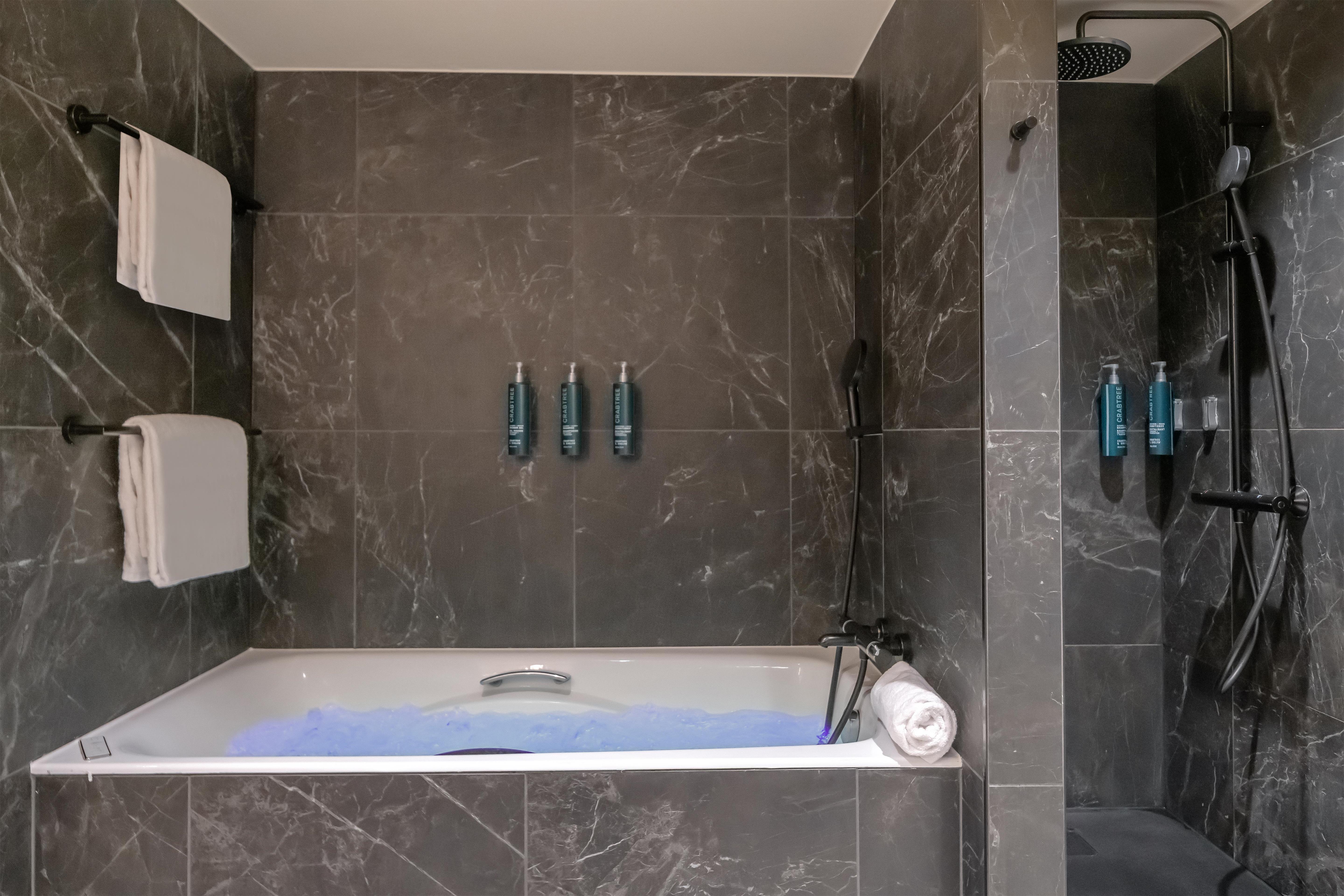 Hilton Paris La Defense Hotel Room Type - KING RELAXATION ROOM