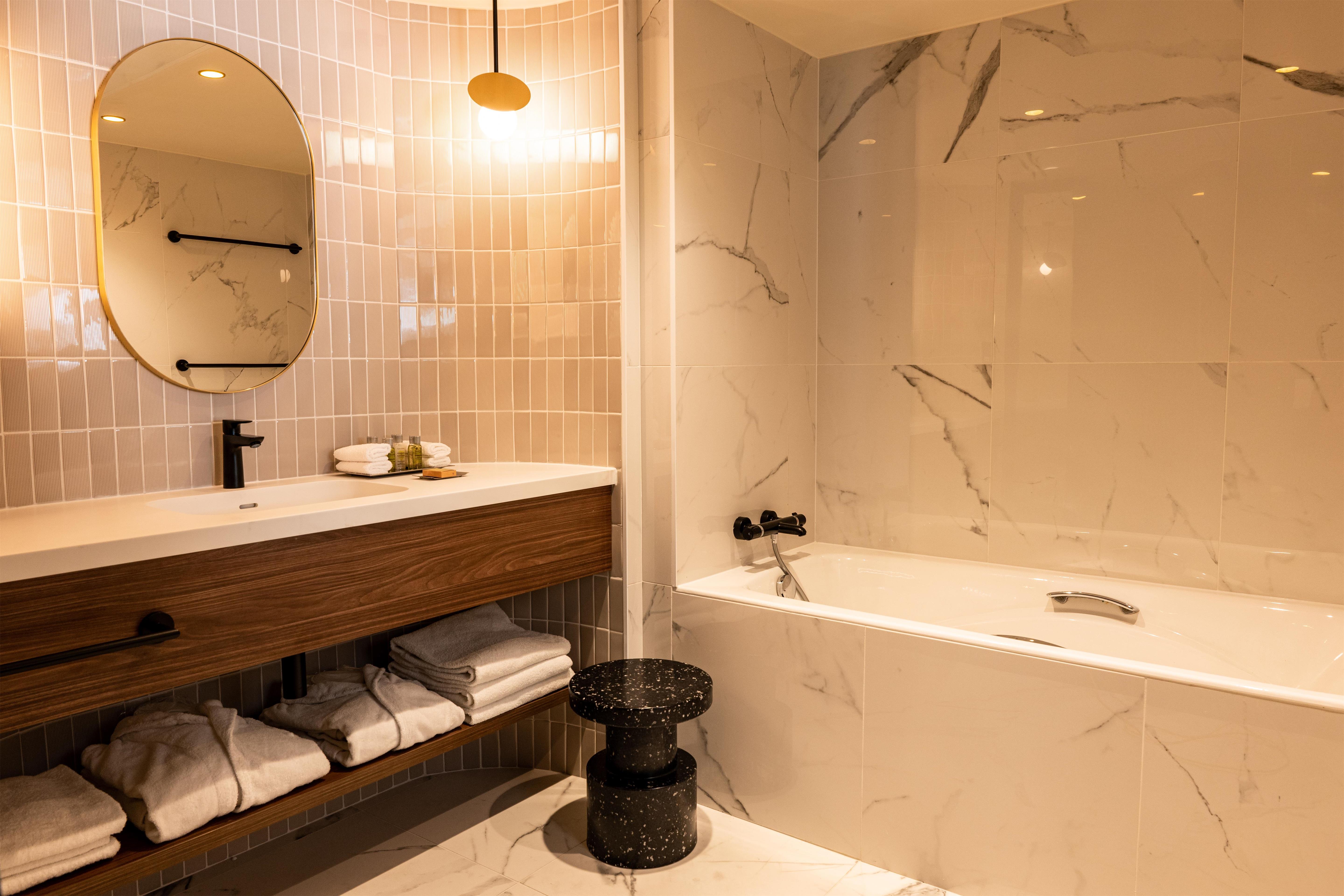 Hilton Paris La Defense Hotel Room Type - SUITE MUSES