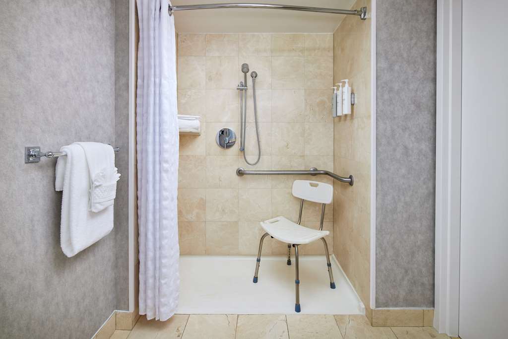 Embassy Suites by Hilton West Palm Beach Central Room Type - 2 QUEEN STUDIO ACCESS RIS