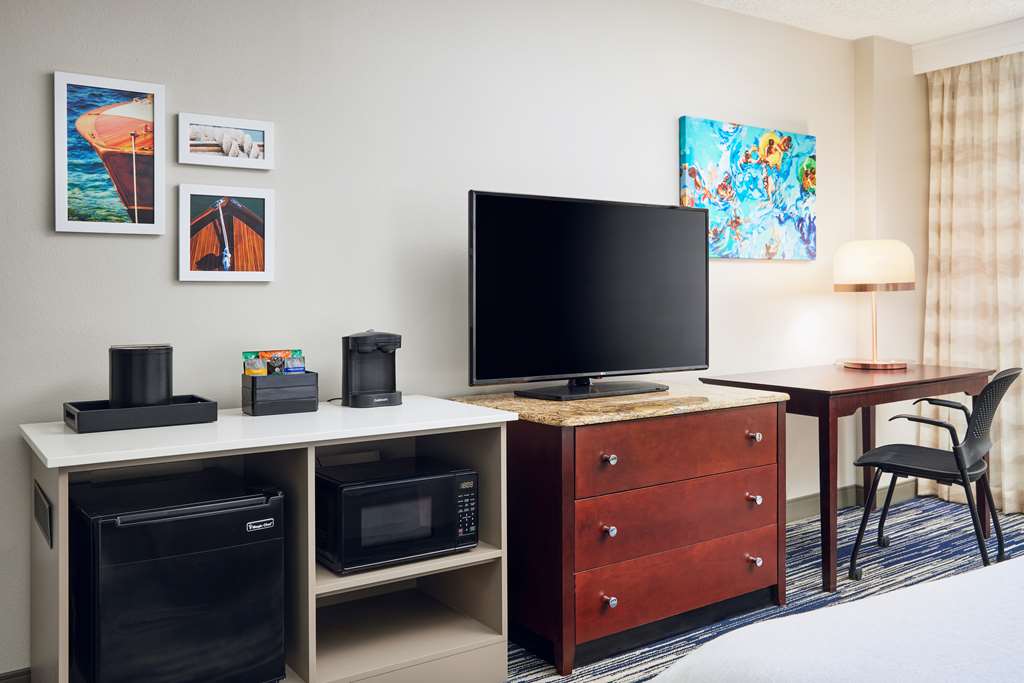 Embassy Suites by Hilton West Palm Beach Central Room Type - 1 KING STUDIO ACC RI SHWR