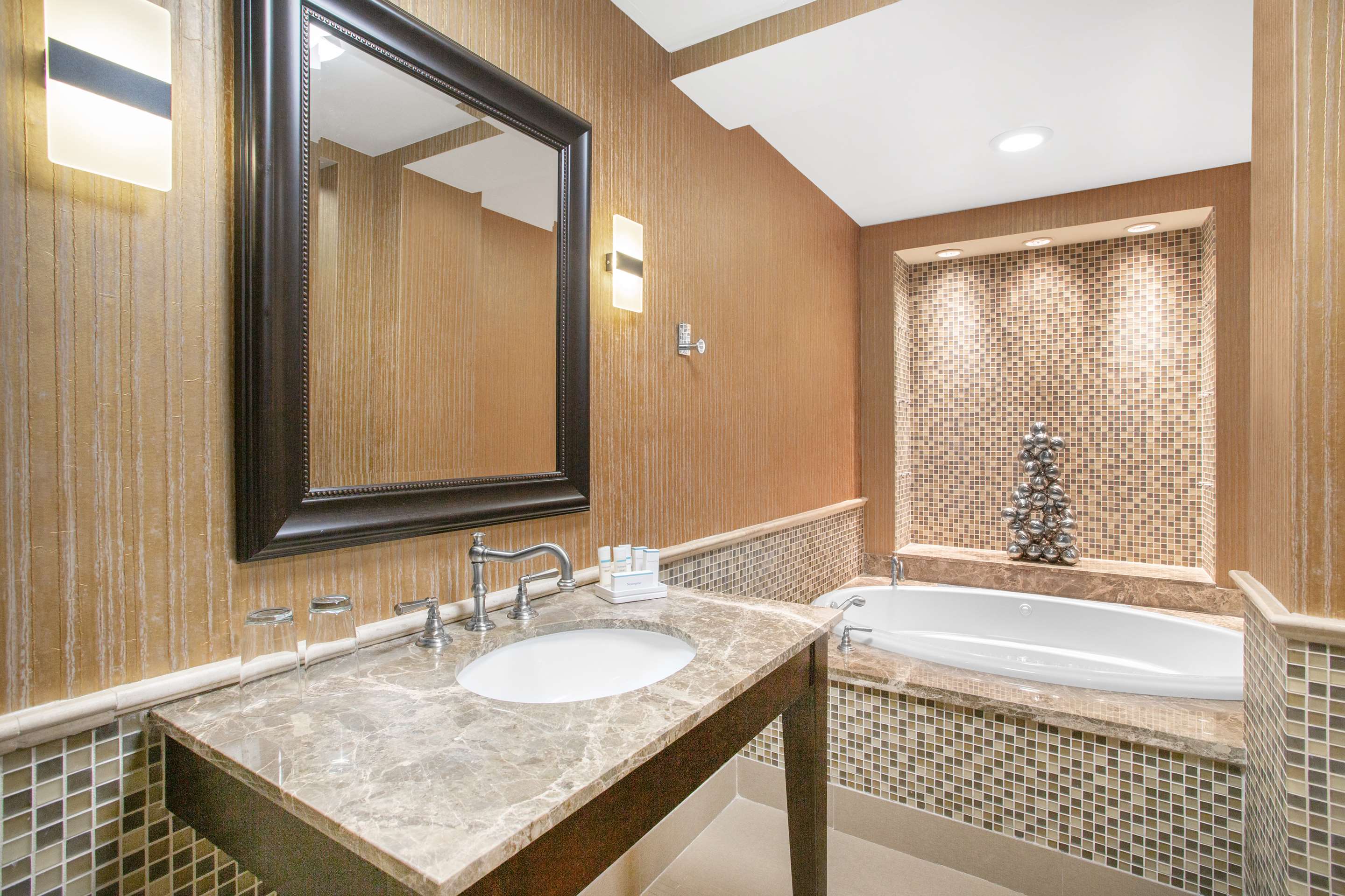 Guest room bath