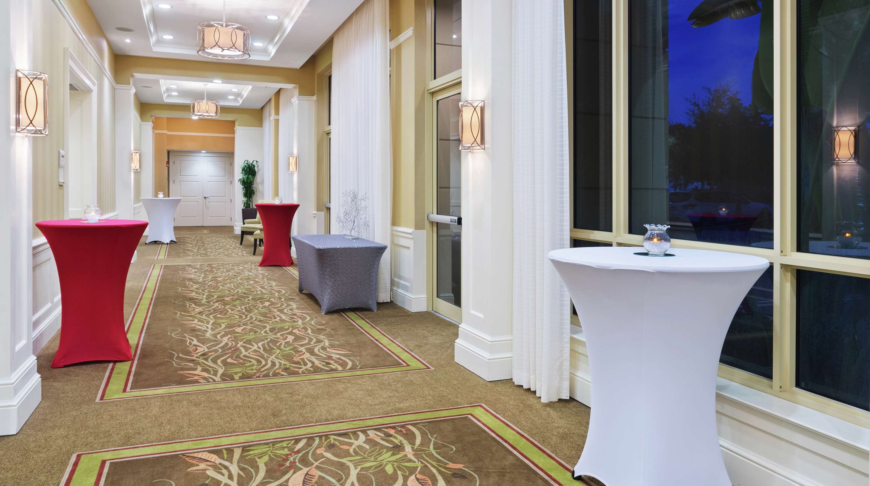Lobby | Hilton Garden Inn Palm Beach Gardens