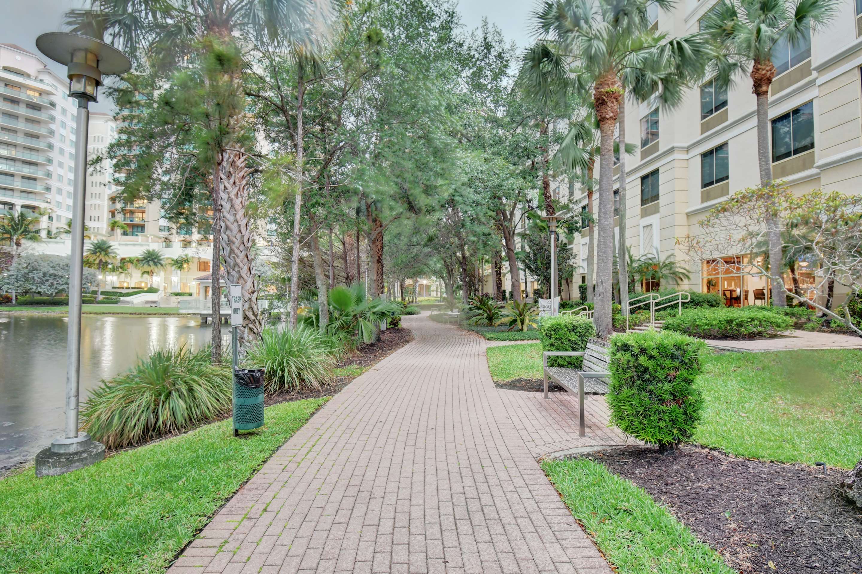 Exterior | Hilton Garden Inn Palm Beach Gardens
