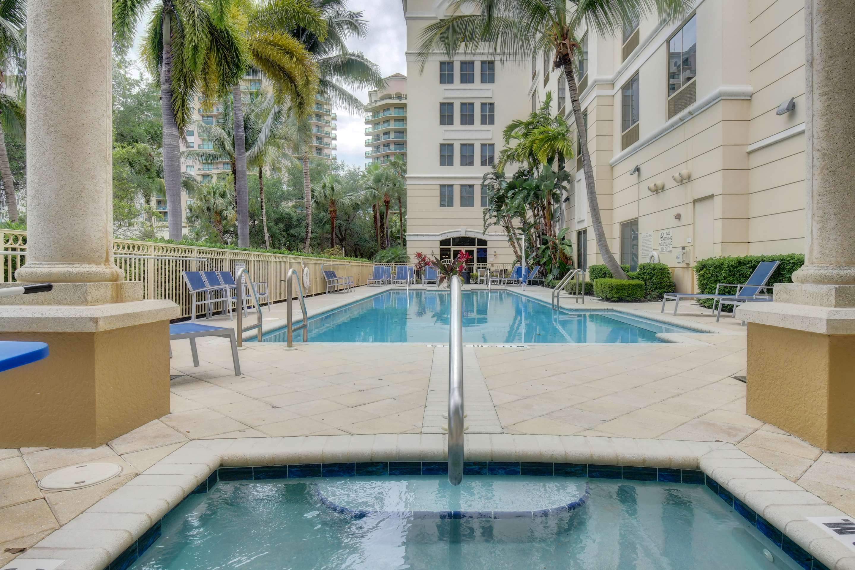 Pool | Hilton Garden Inn Palm Beach Gardens