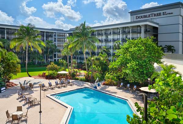 Pool - DoubleTree by Hilton Palm Beach Gardens - I-95, Exit 79