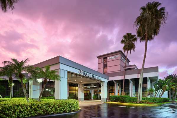 Exterior view - DoubleTree by Hilton Palm Beach Gardens - I-95, Exit 79