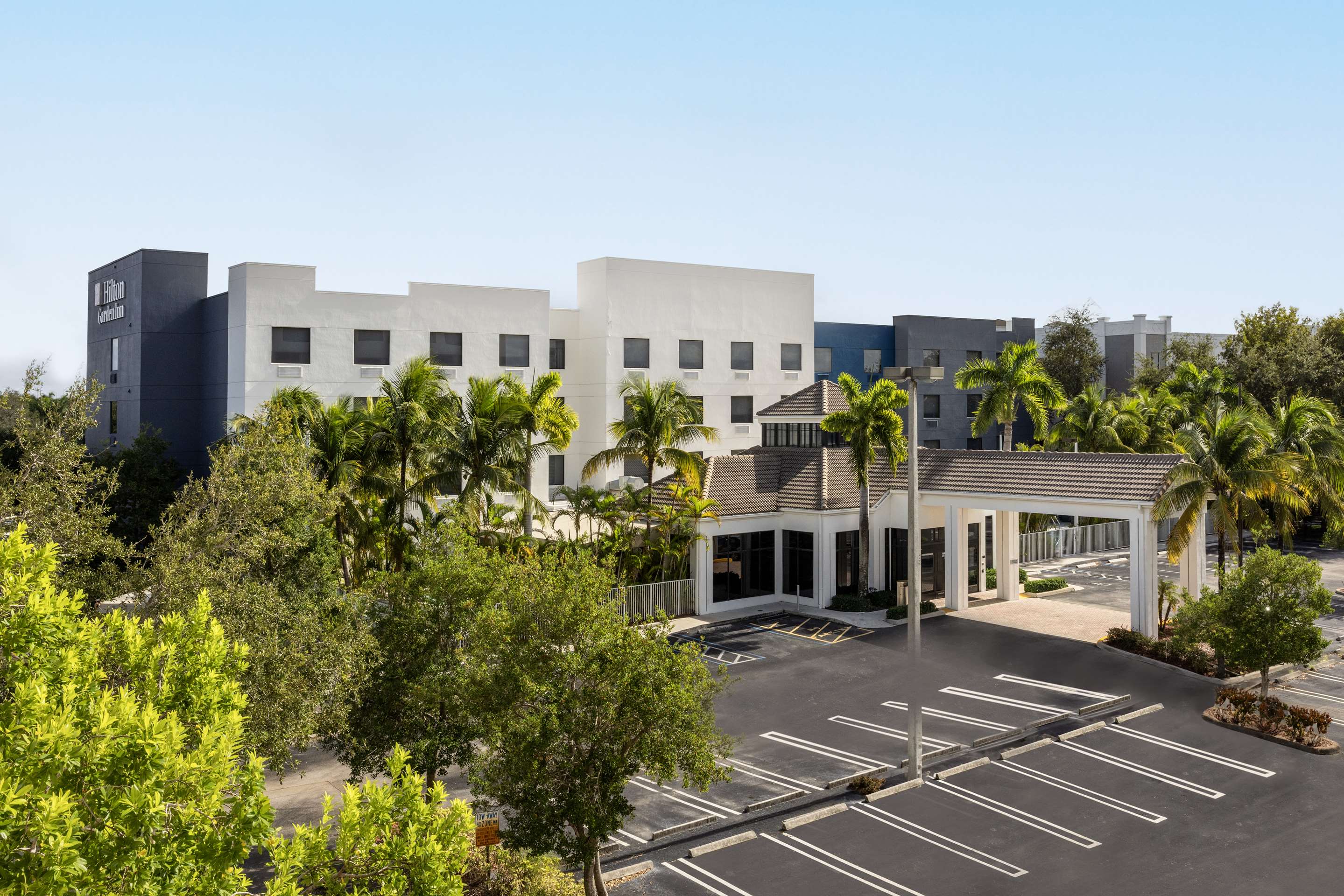 Exterior | Hilton Garden Inn West Palm Beach Airport
