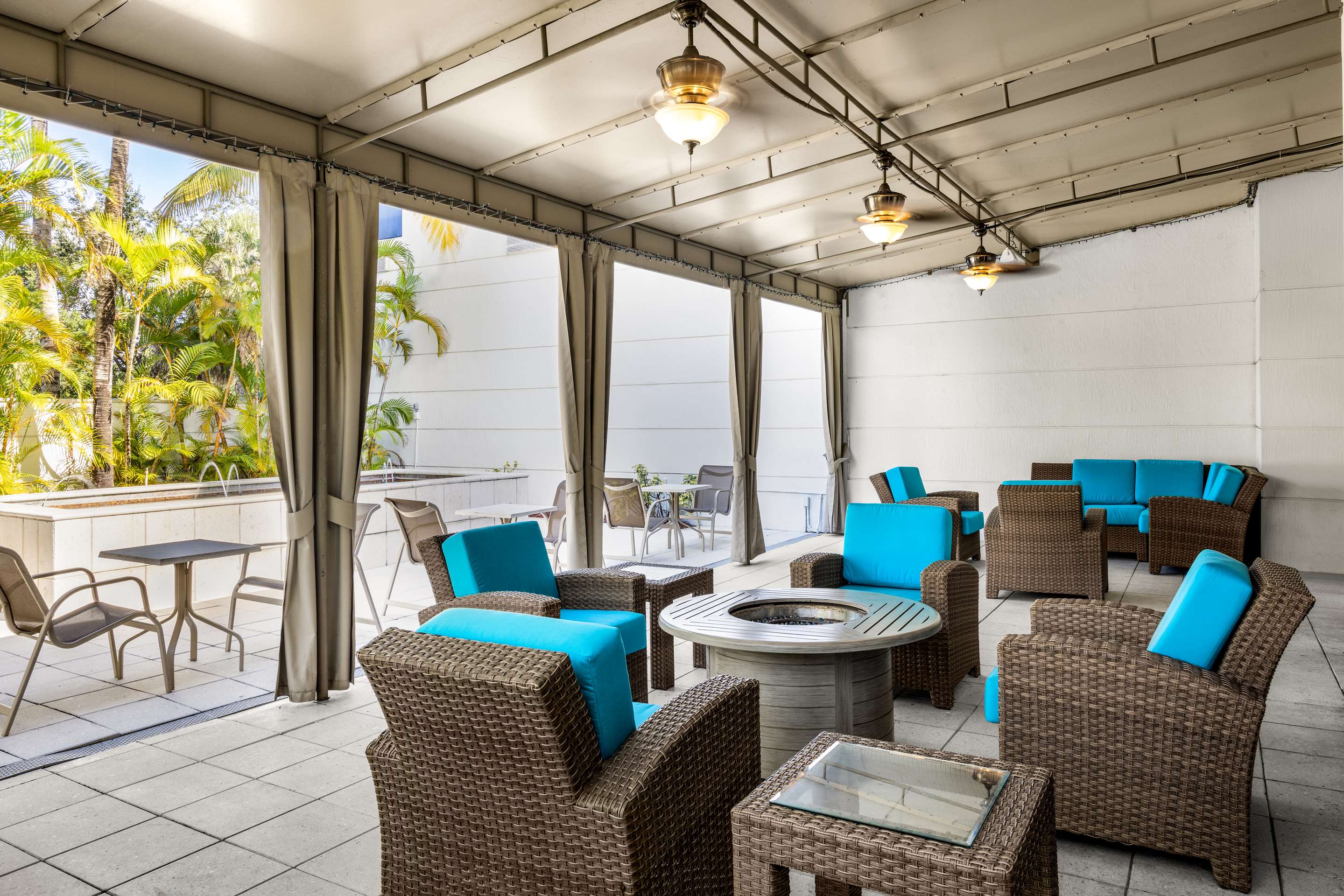 Exterior | Hilton Garden Inn West Palm Beach Airport