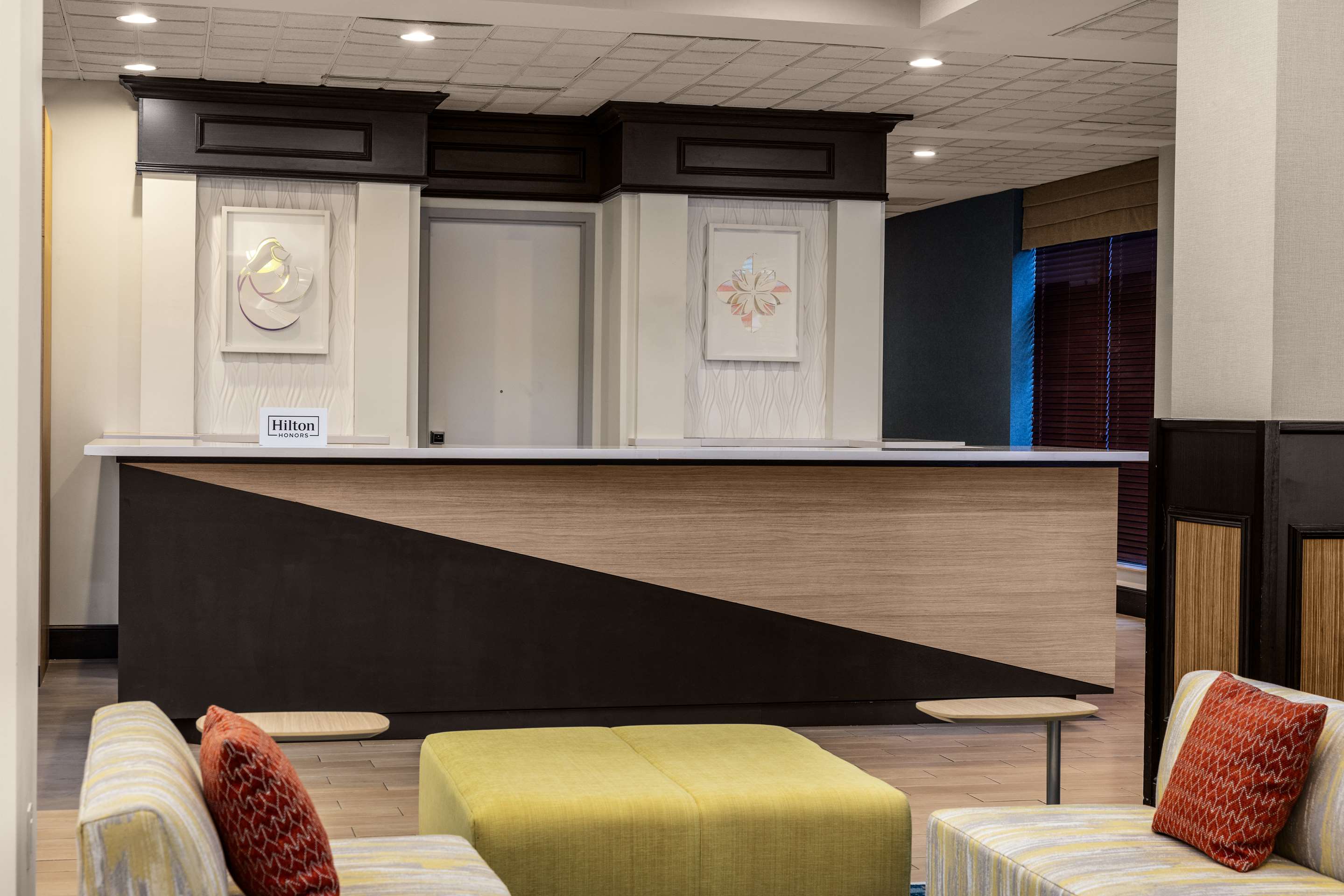 Reception | Hilton Garden Inn West Palm Beach Airport