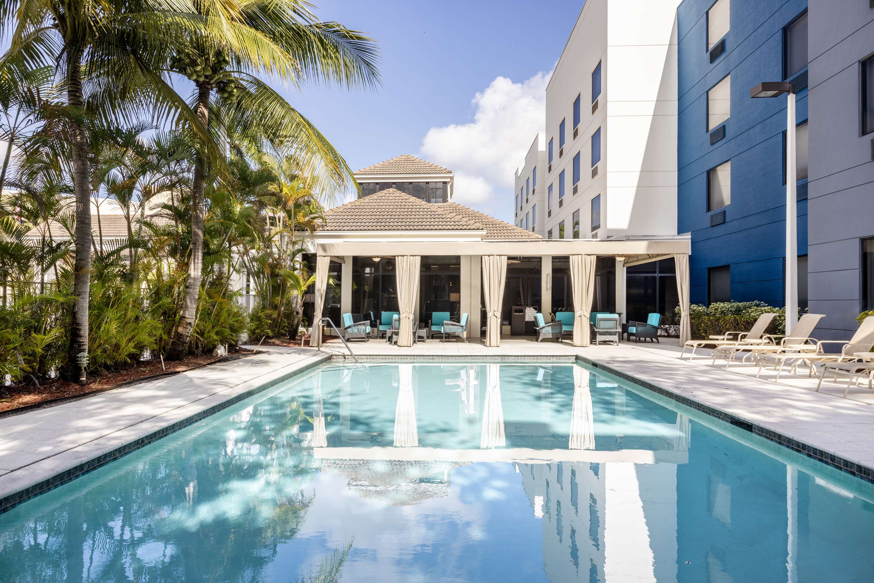 Pool | Hilton Garden Inn West Palm Beach Airport