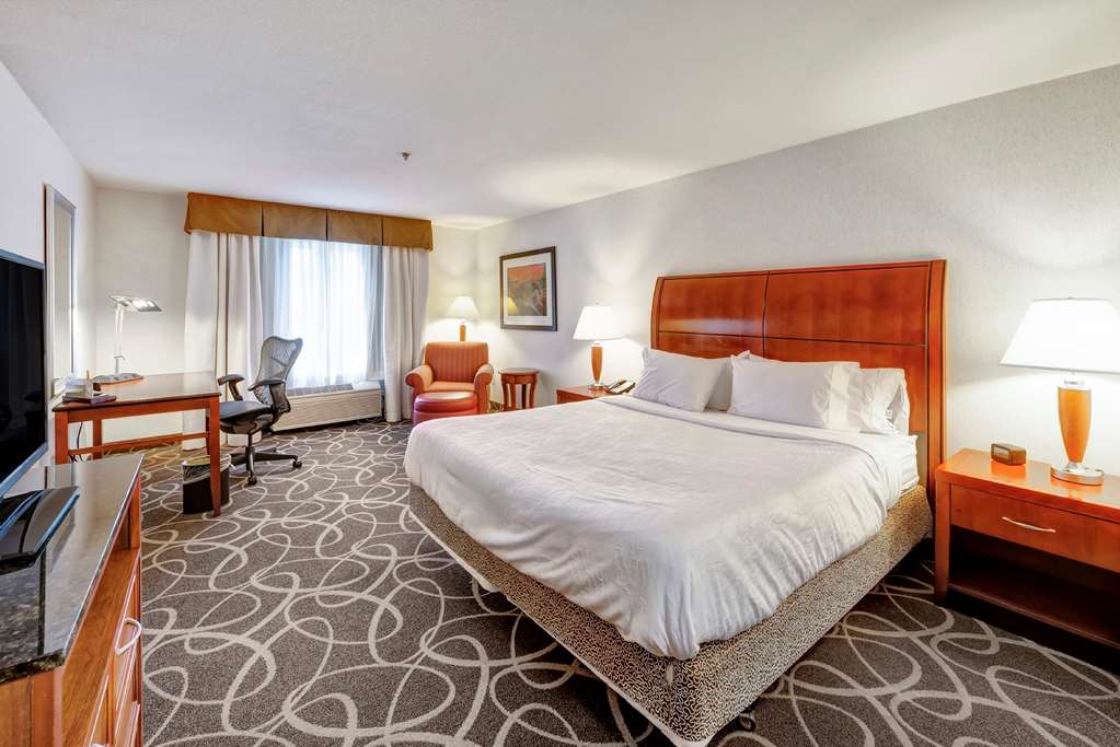 Hilton Garden Inn Portland Airport - Tap to explore photos