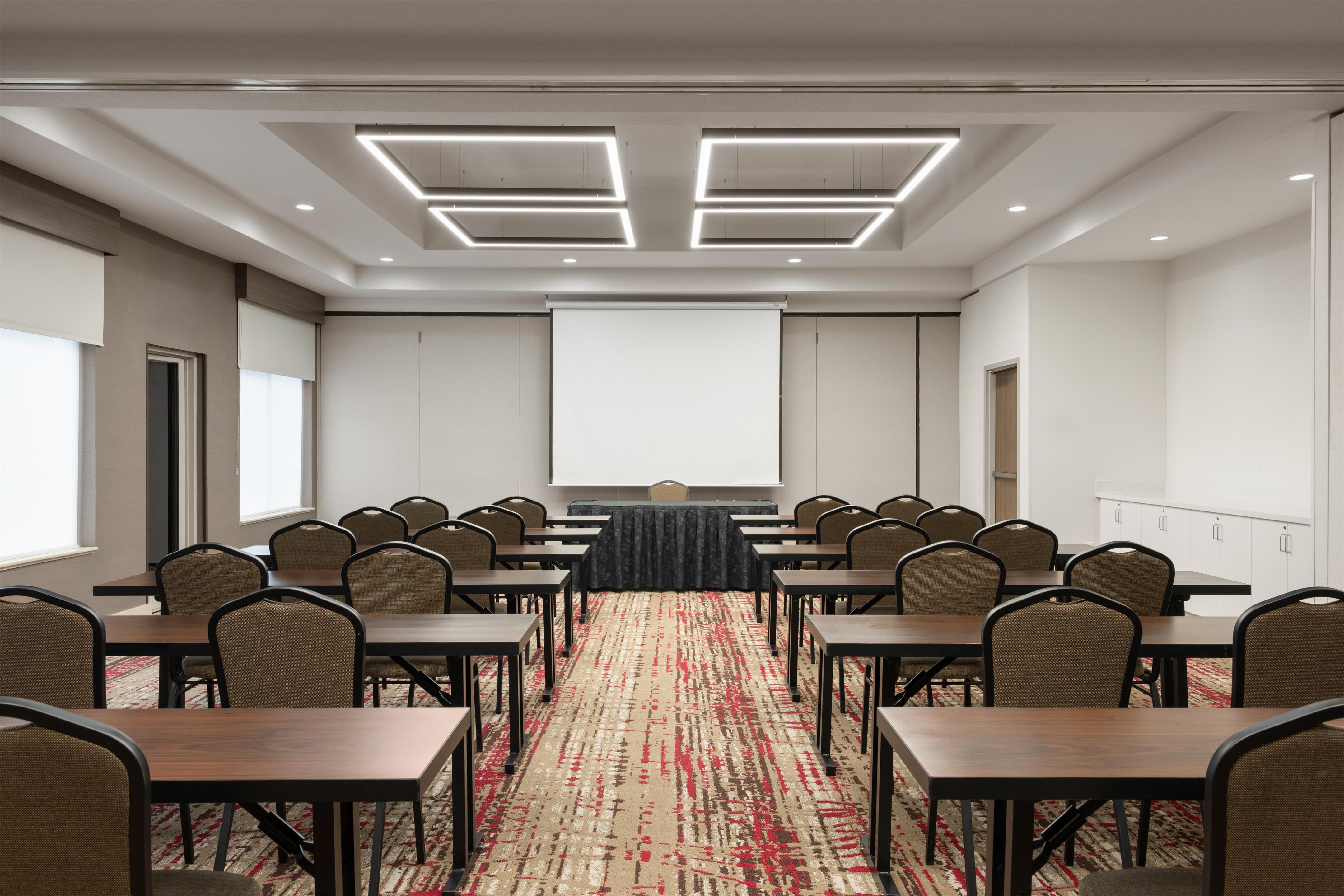 Meeting Room | Hilton Garden Inn Portland Airport