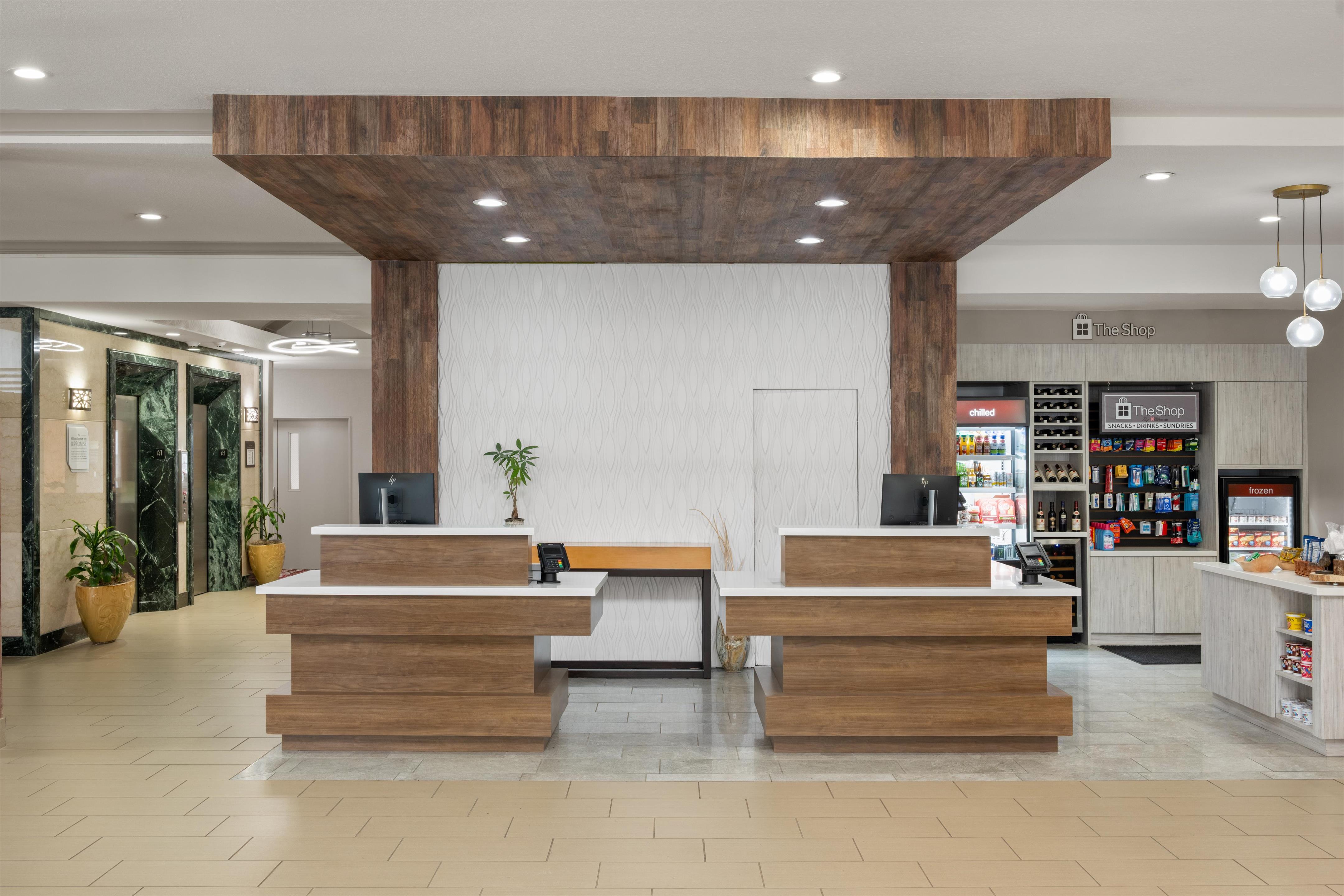 Reception | Hilton Garden Inn Portland Airport