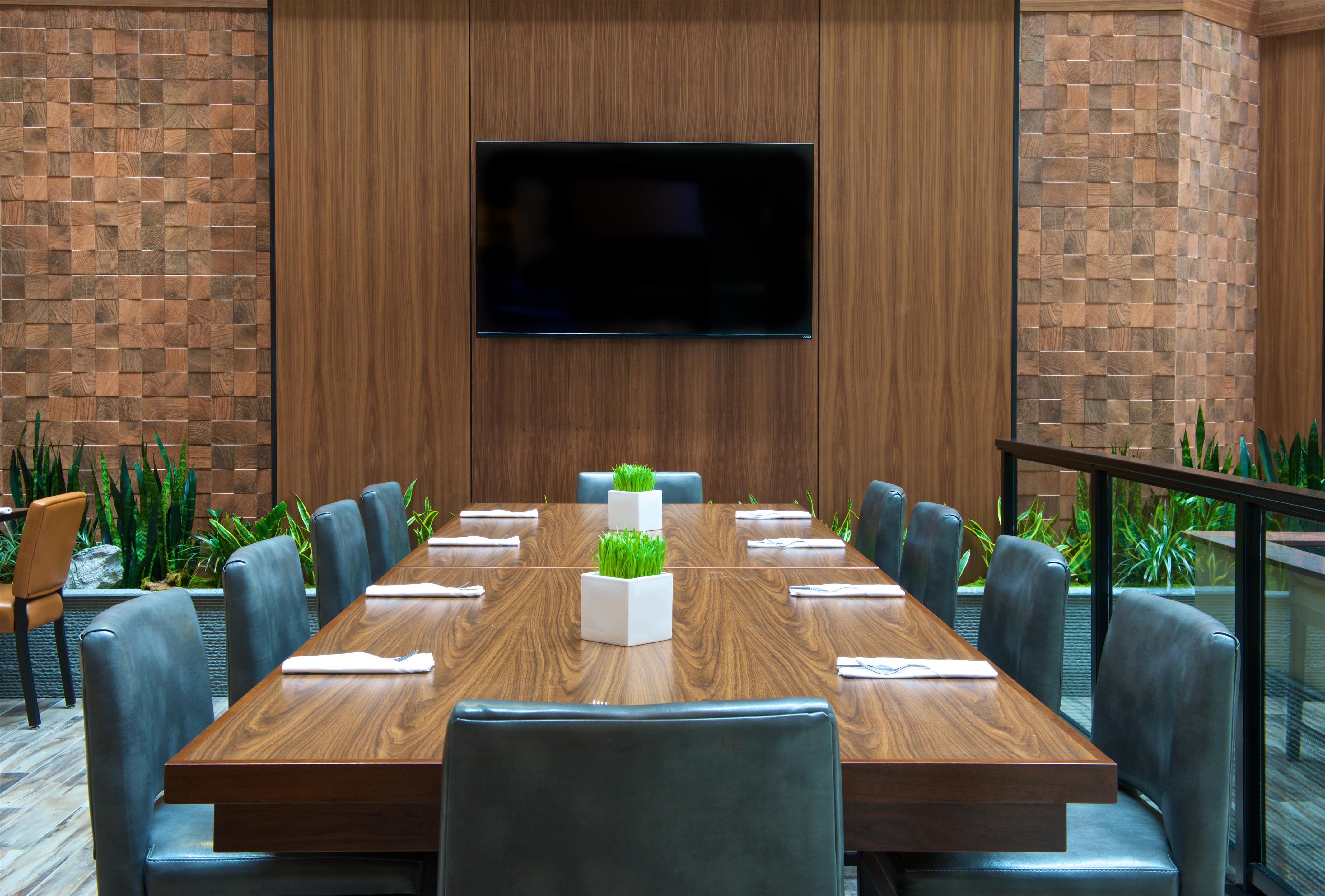 Lobby | Embassy Suites by Hilton Portland Washington Square