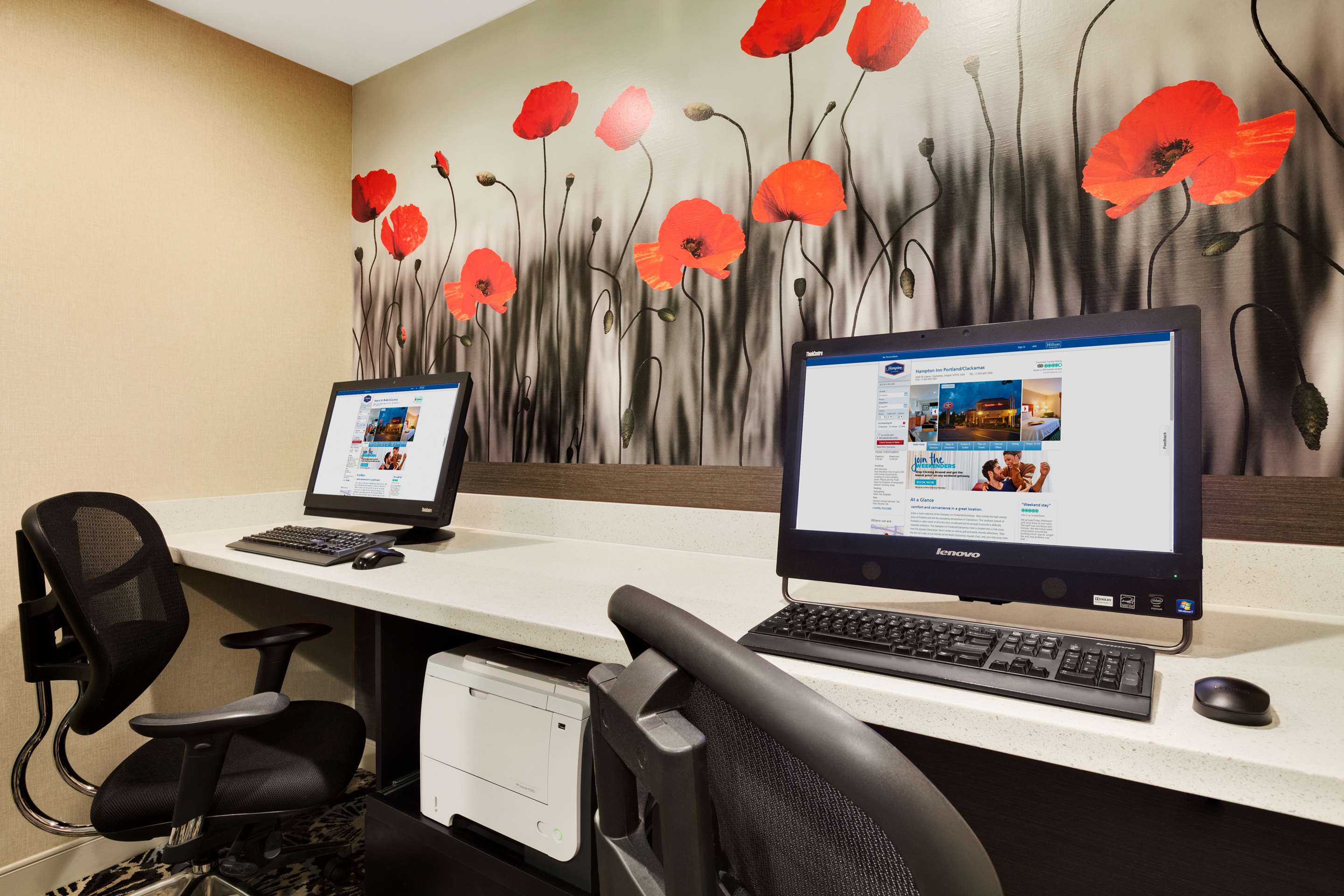 Business Center | Hampton Inn Clackamas