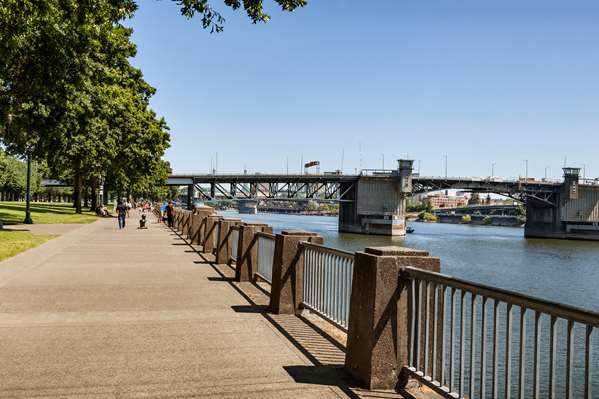  - Hampton Inn Clackamas