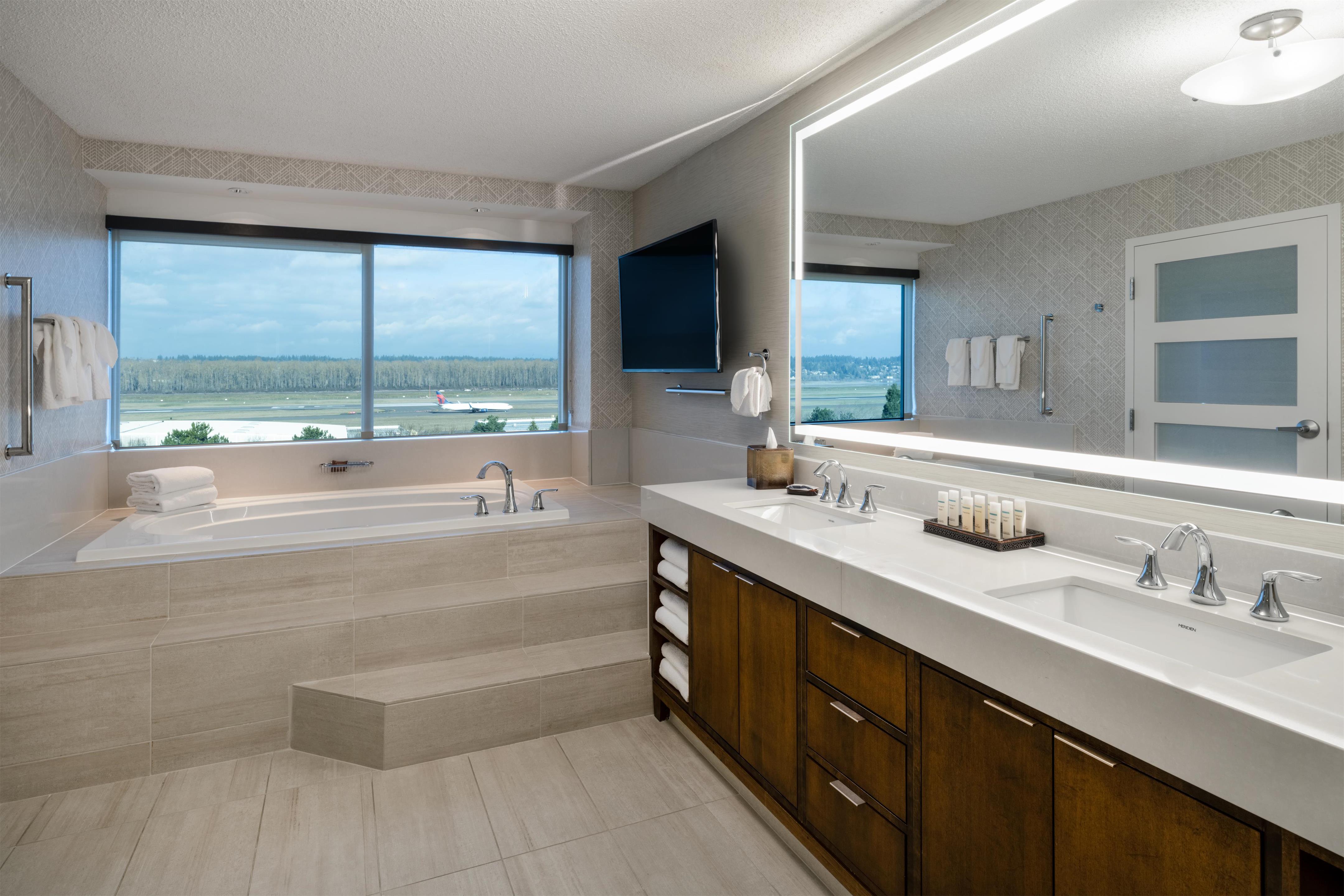 Guest room bath