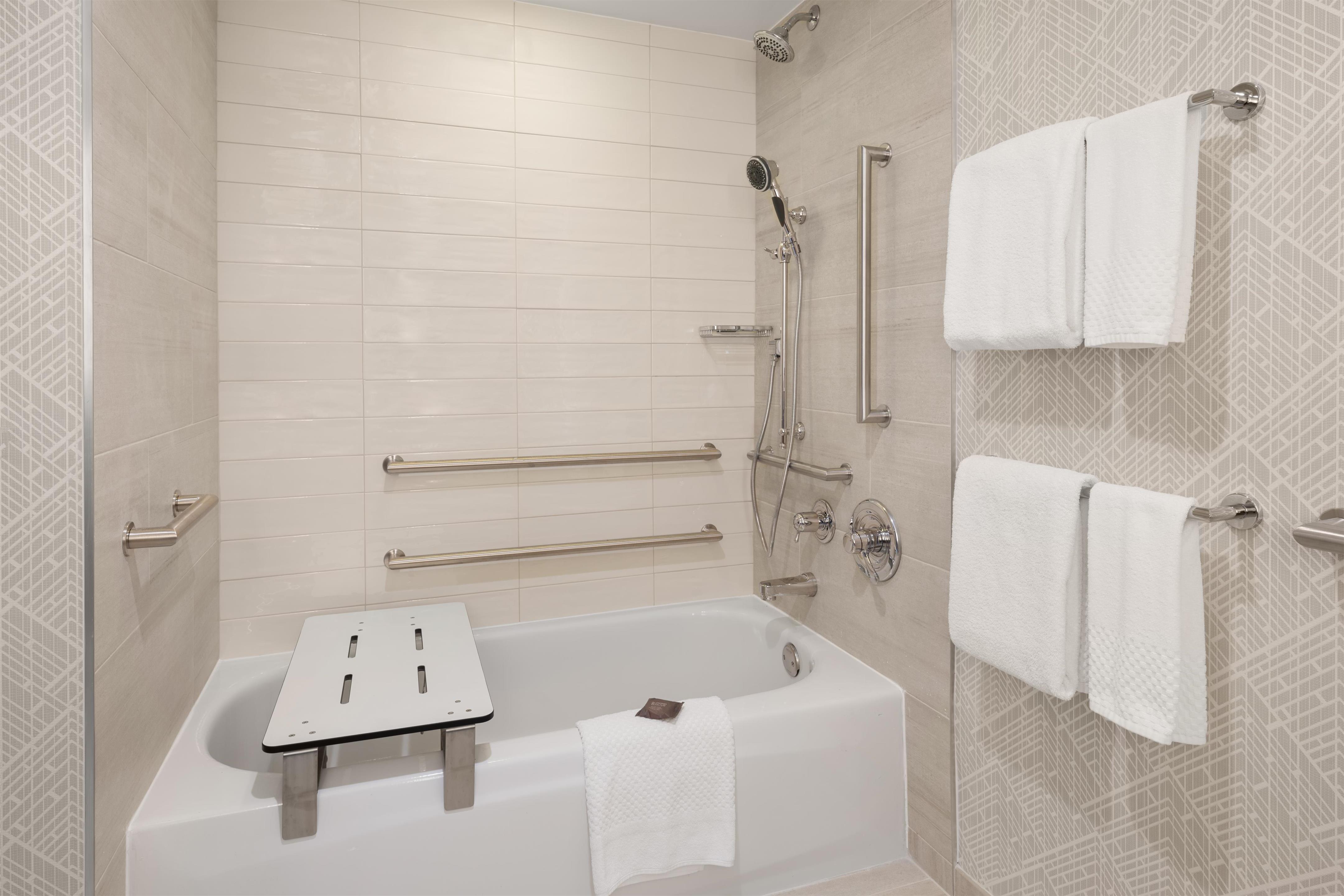 Guest room bath
