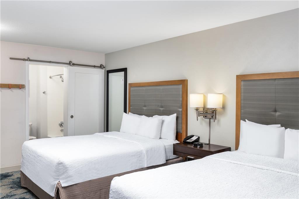 Hampton Inn Portland East-guestroom-Guest Room,On-Site.jpg