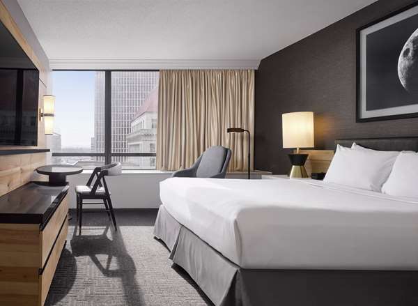  - Hilton Portland Downtown Hotel - I-405, Exit 2A