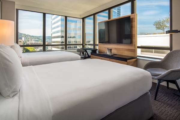  - Hilton Portland Downtown Hotel - I-405, Exit 2A