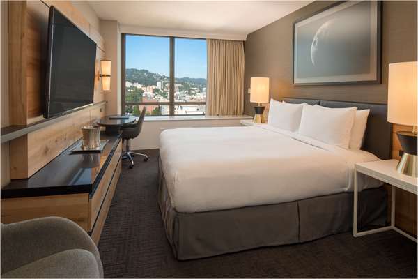  - Hilton Portland Downtown Hotel - I-405, Exit 2A