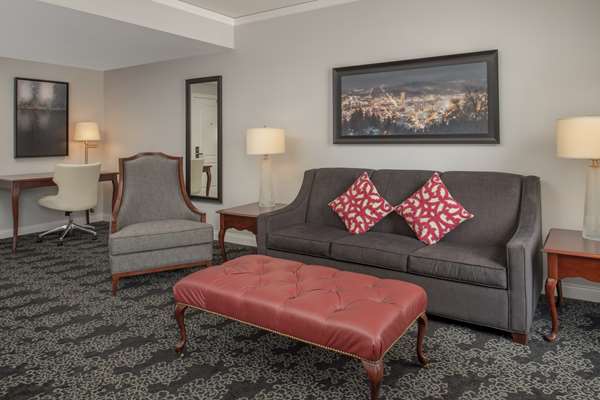  - Embassy Suites Downtown Portland - I-405, Exit 2A