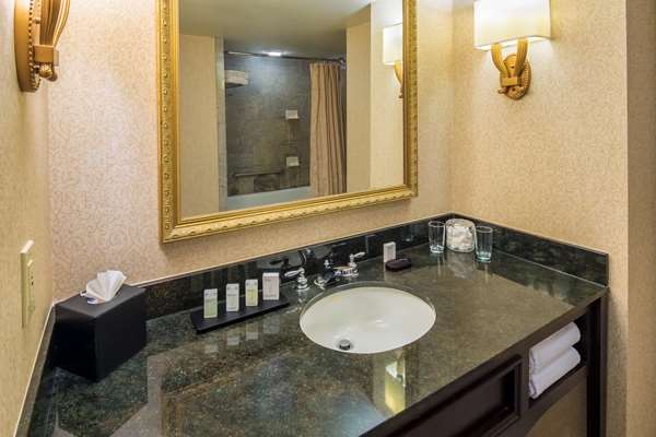  - Embassy Suites Downtown Portland - I-405, Exit 2A