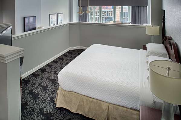  - Embassy Suites Downtown Portland - I-405, Exit 2A