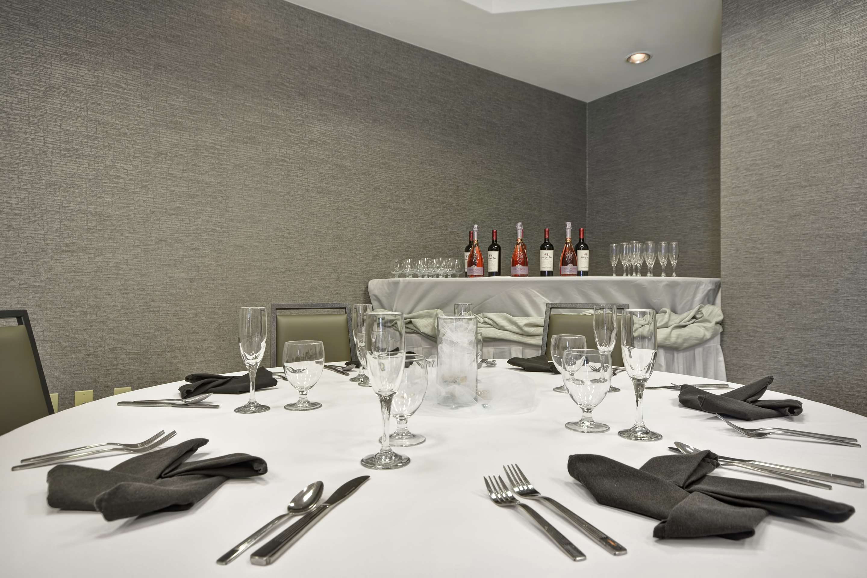 Restaurant | Hilton Garden Inn Panama City