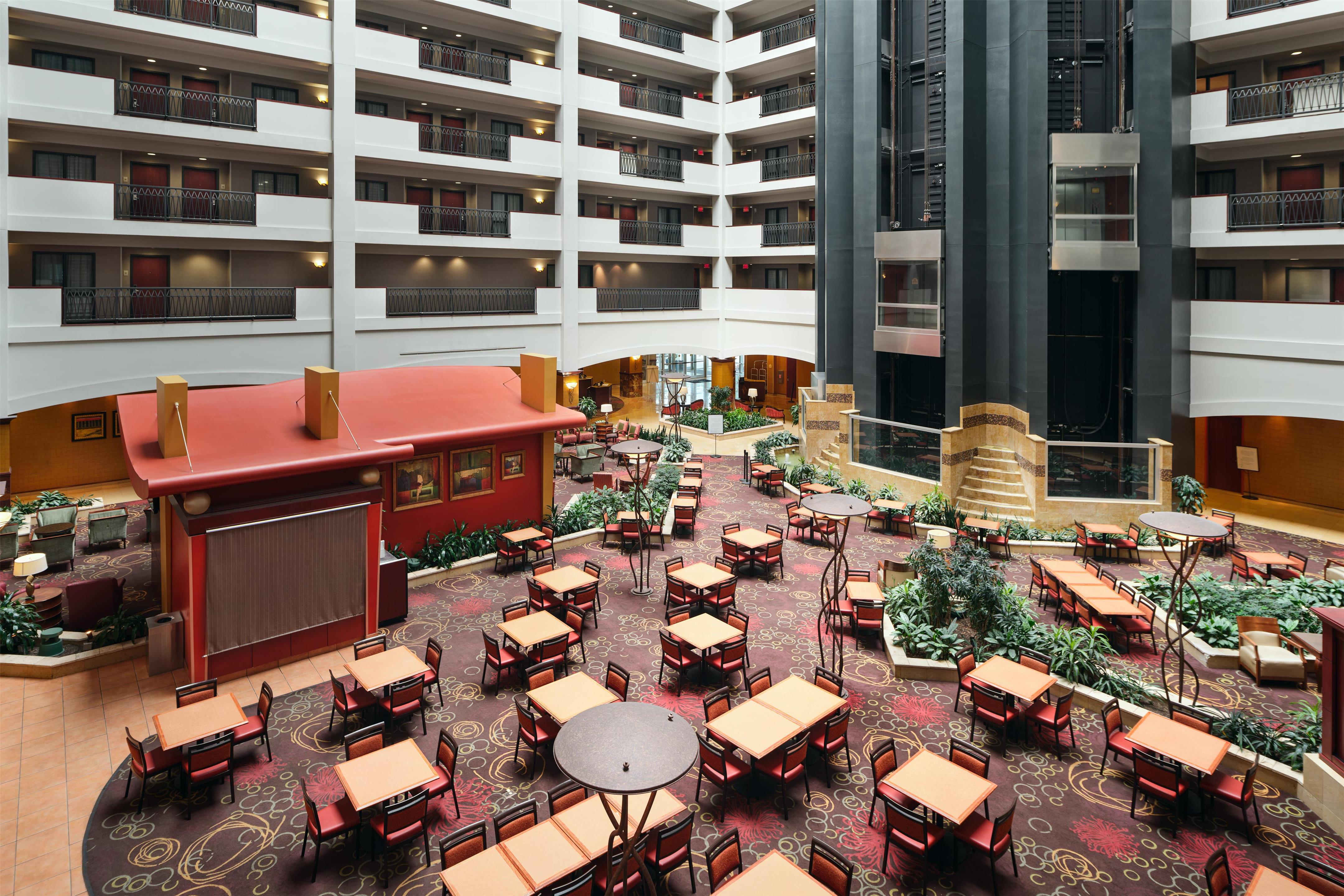 Lobby | Embassy Suites by Hilton Hampton Convention Center